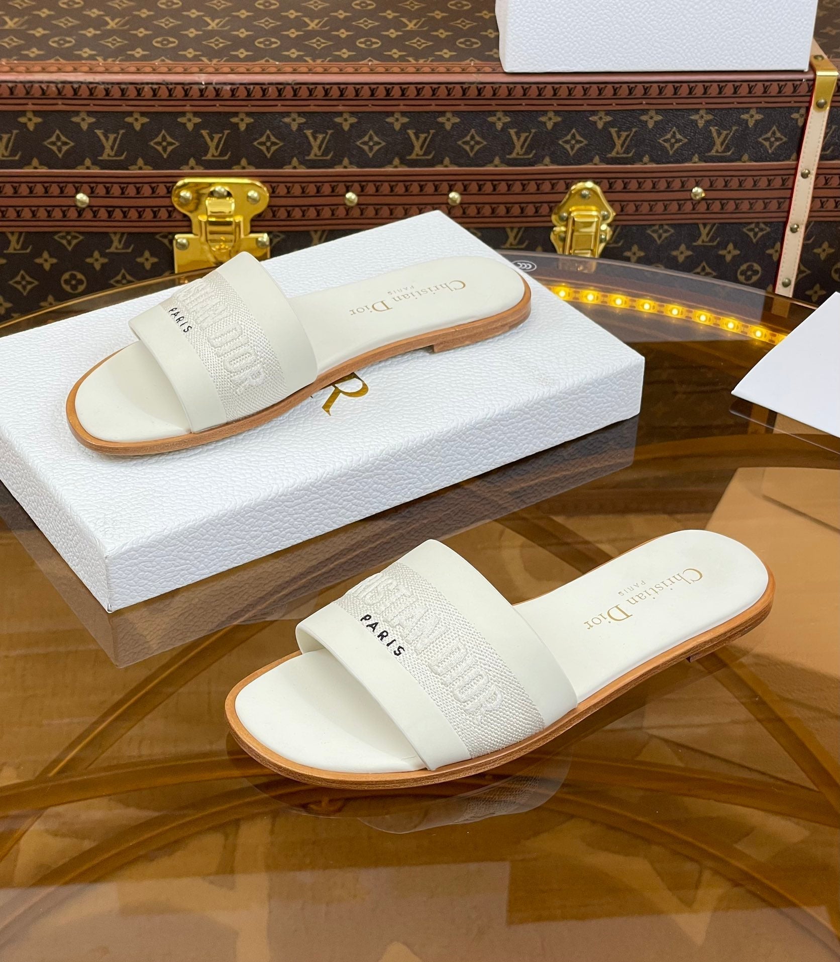 cd slide white calfskin embroidered cotton