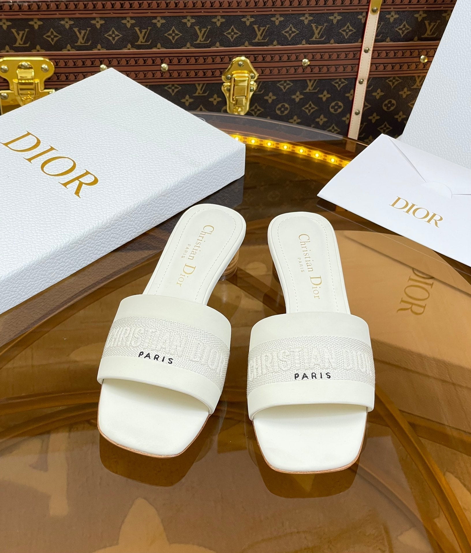 cd slide 45 white calfskin embroidered cotton