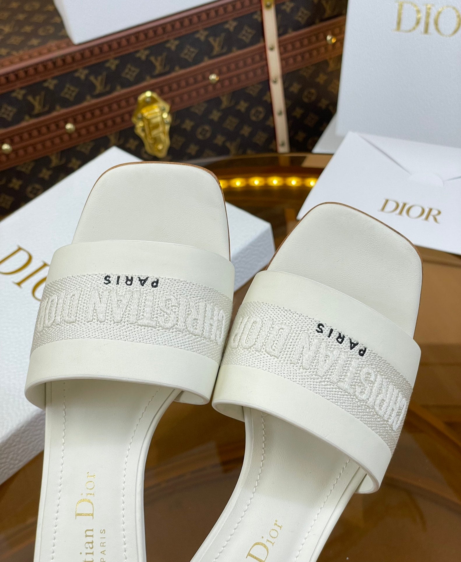 cd slide 45 white calfskin embroidered cotton