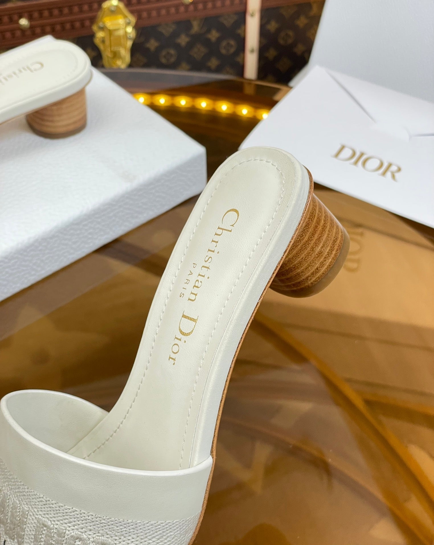 cd slide 45 white calfskin embroidered cotton