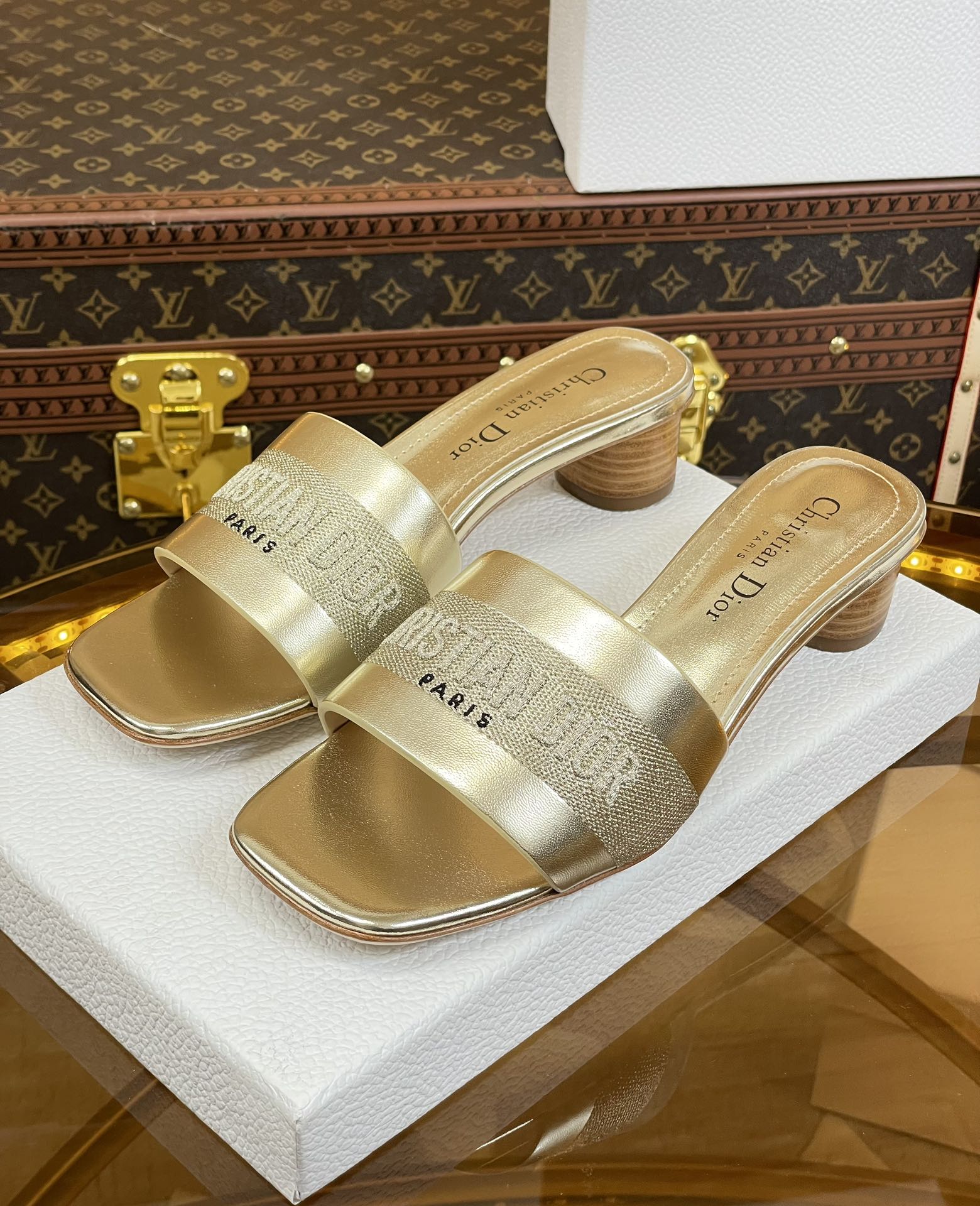 cd slide 45 gold metalic calfskin embroidered cotton