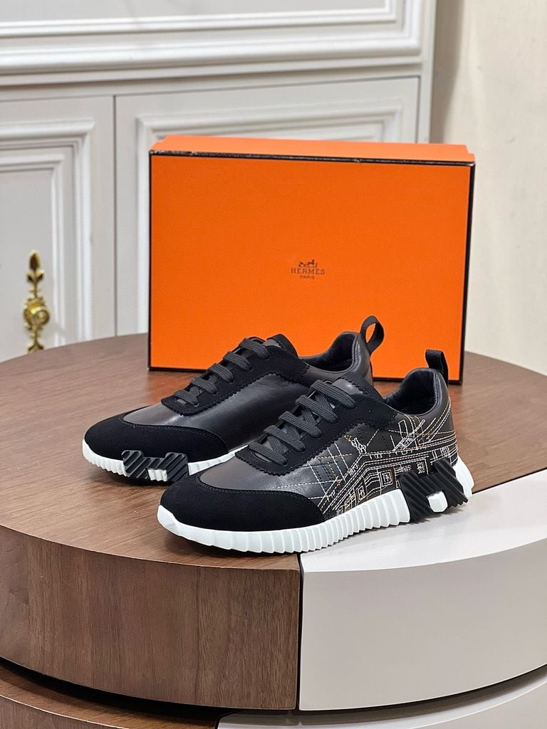 HM Bouncing Sneaker Faubourg Inspired Embroidery.