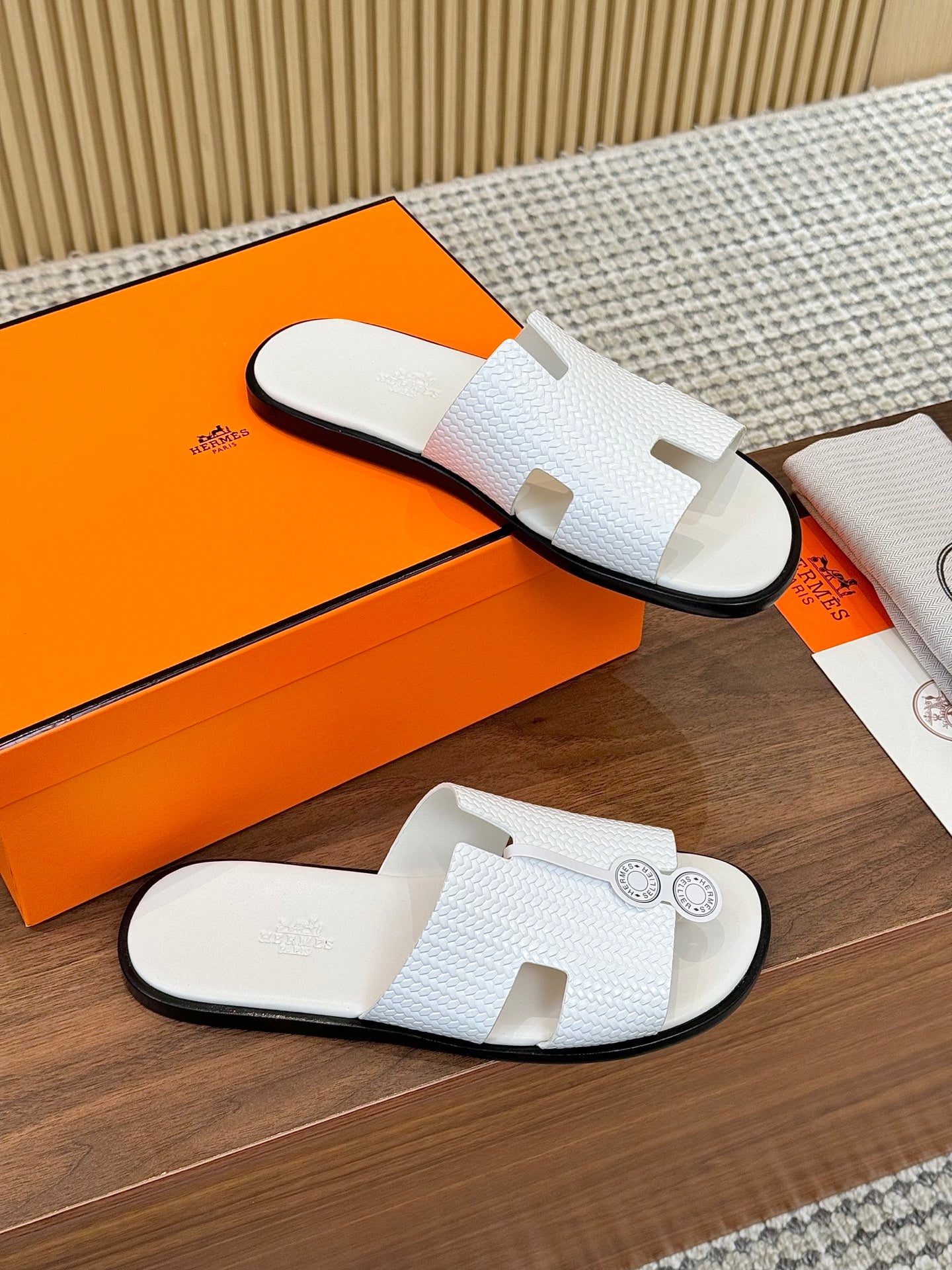 HM Izmir Sandal White Rose Leather 294341