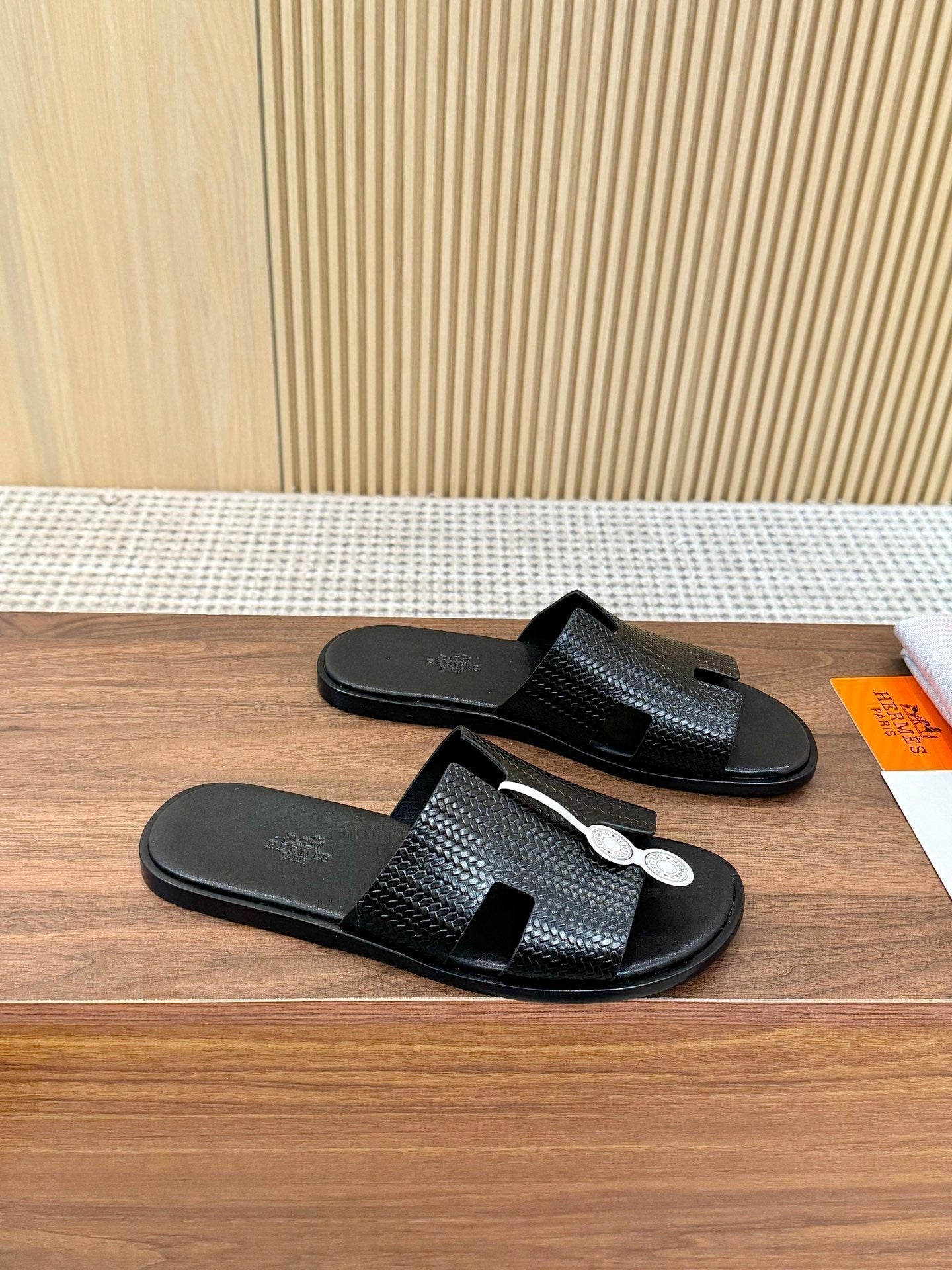 HM Izmir Sandal Black Rose Leather 294342