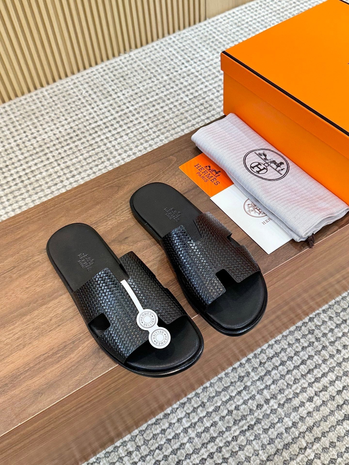 HM Izmir Sandal Black Rose Leather 294342