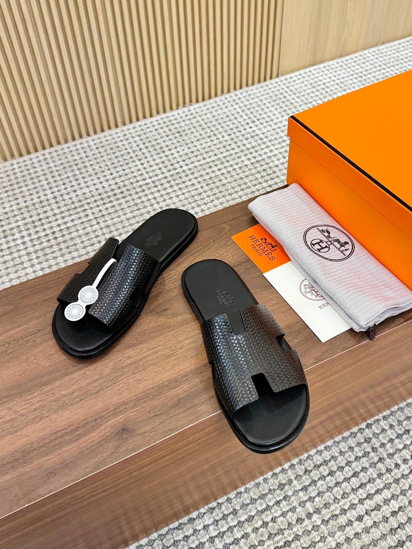 HM Izmir Sandal Black Rose Leather 294342