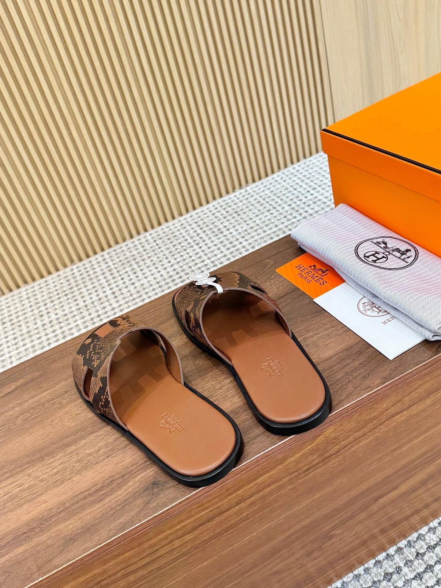 HM Izmir Sandal Brown Rose Leather 294344