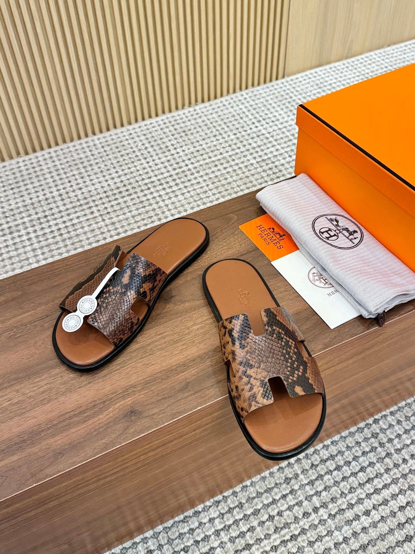 HM Izmir Sandal Brown Rose Leather 294344