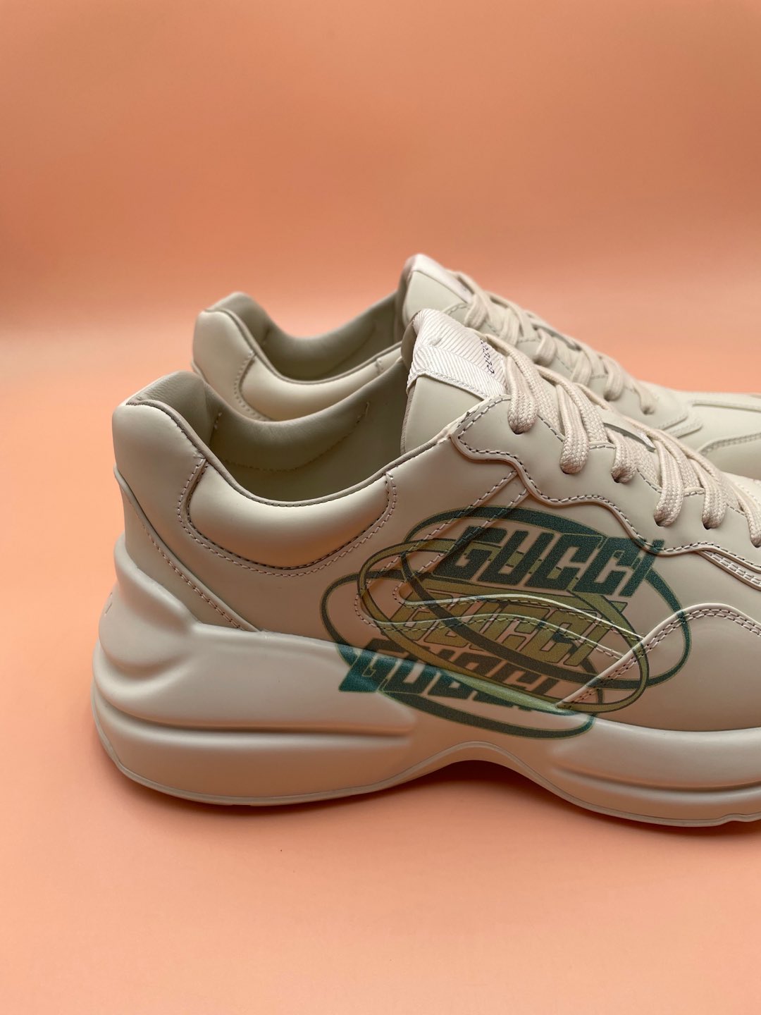 GG Men's Rhyton Sneaker Beige Sheepskin 523547