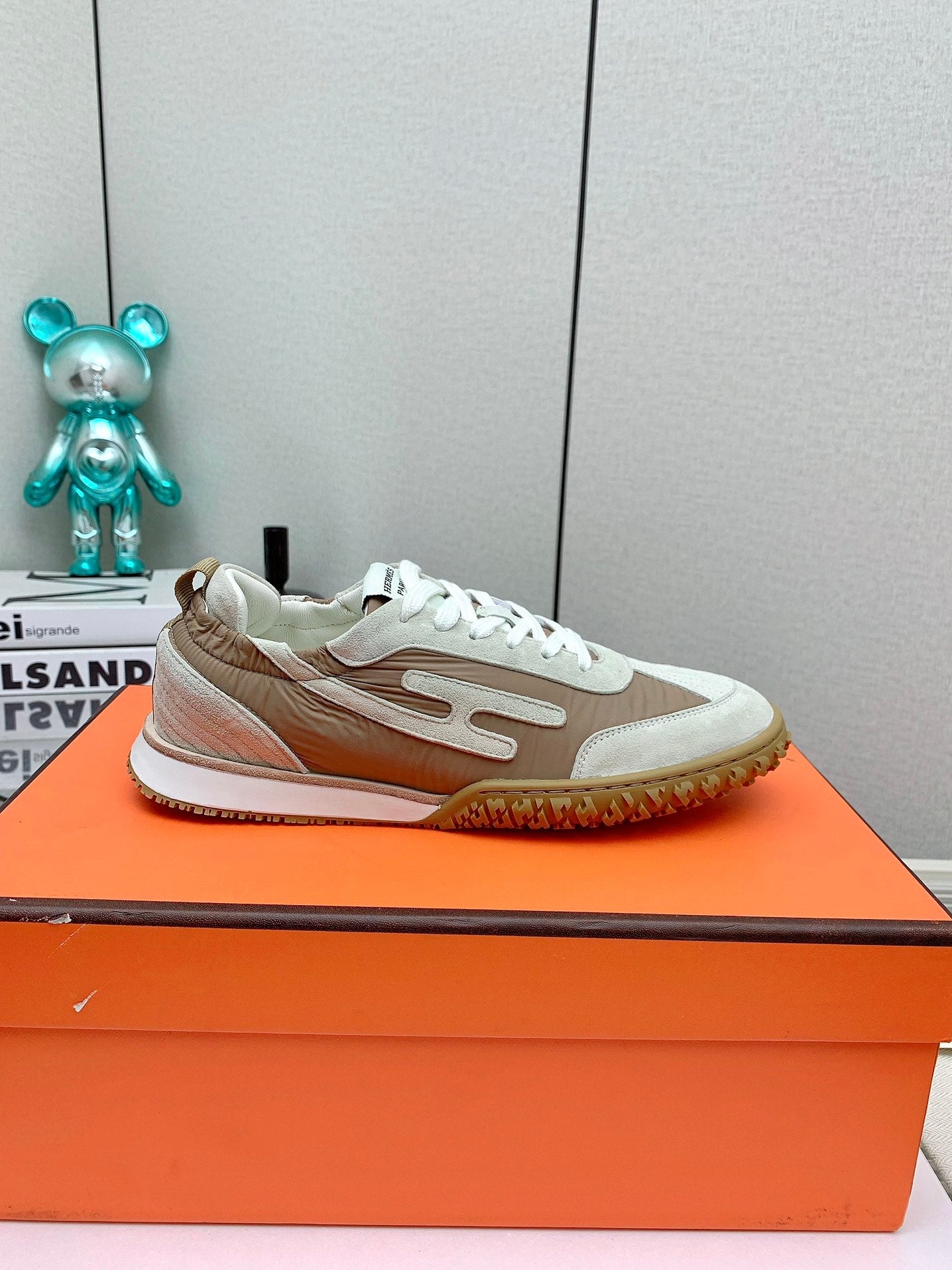 HM Jet Sneaker 20MM Brown Wind Cloth 106380