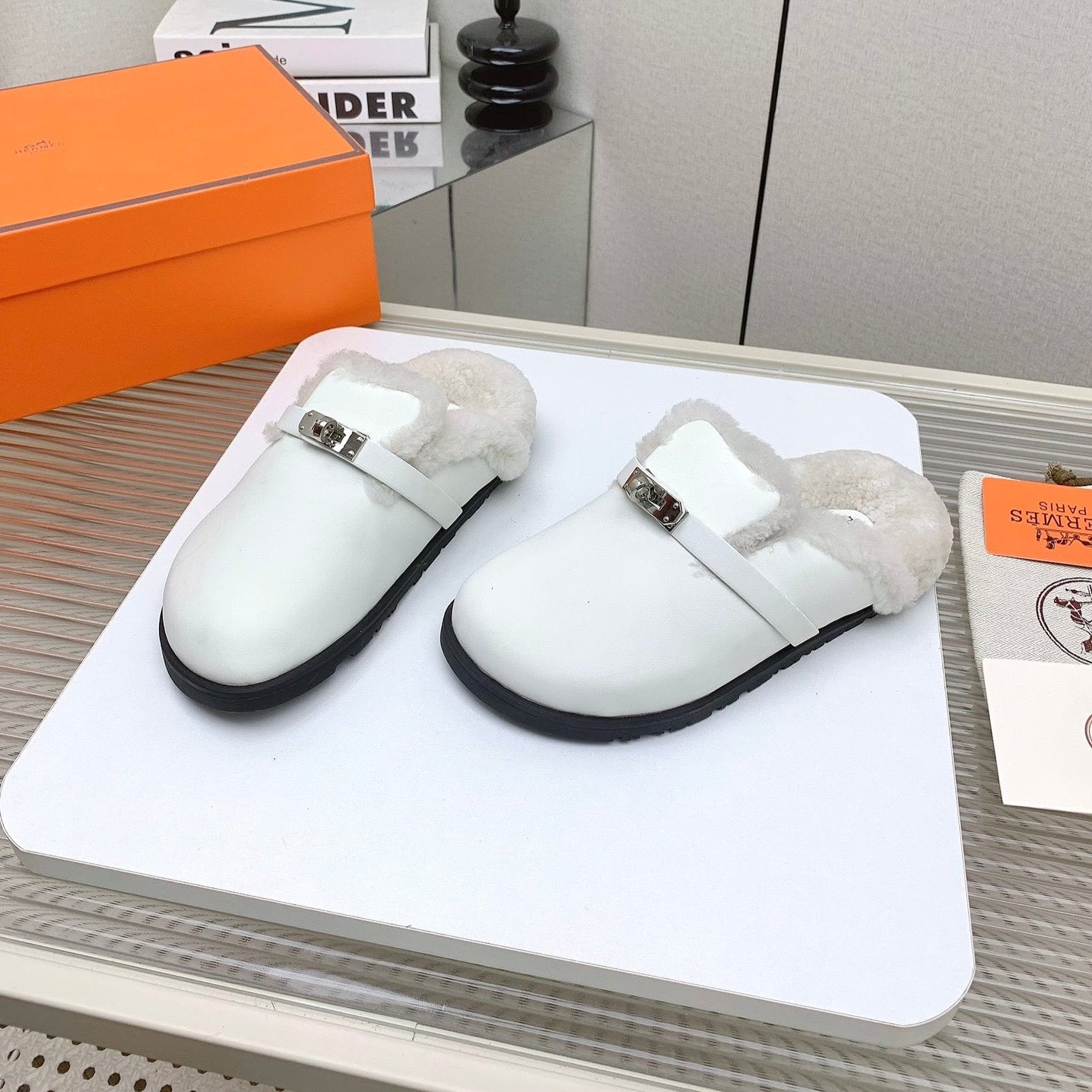 HM Mule 30mm In White With Fleece And Cowhide Lining 971390