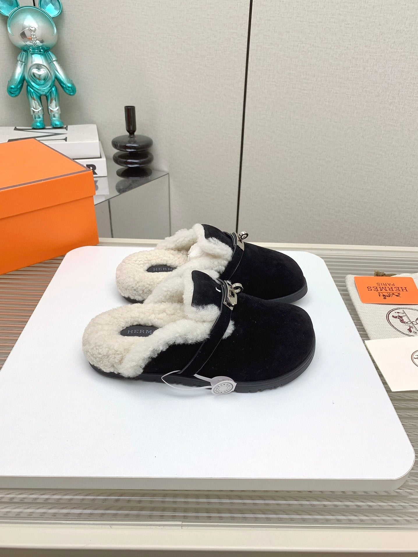 HM Mule 30mm In Black With Fleece And Suede Lining 971392