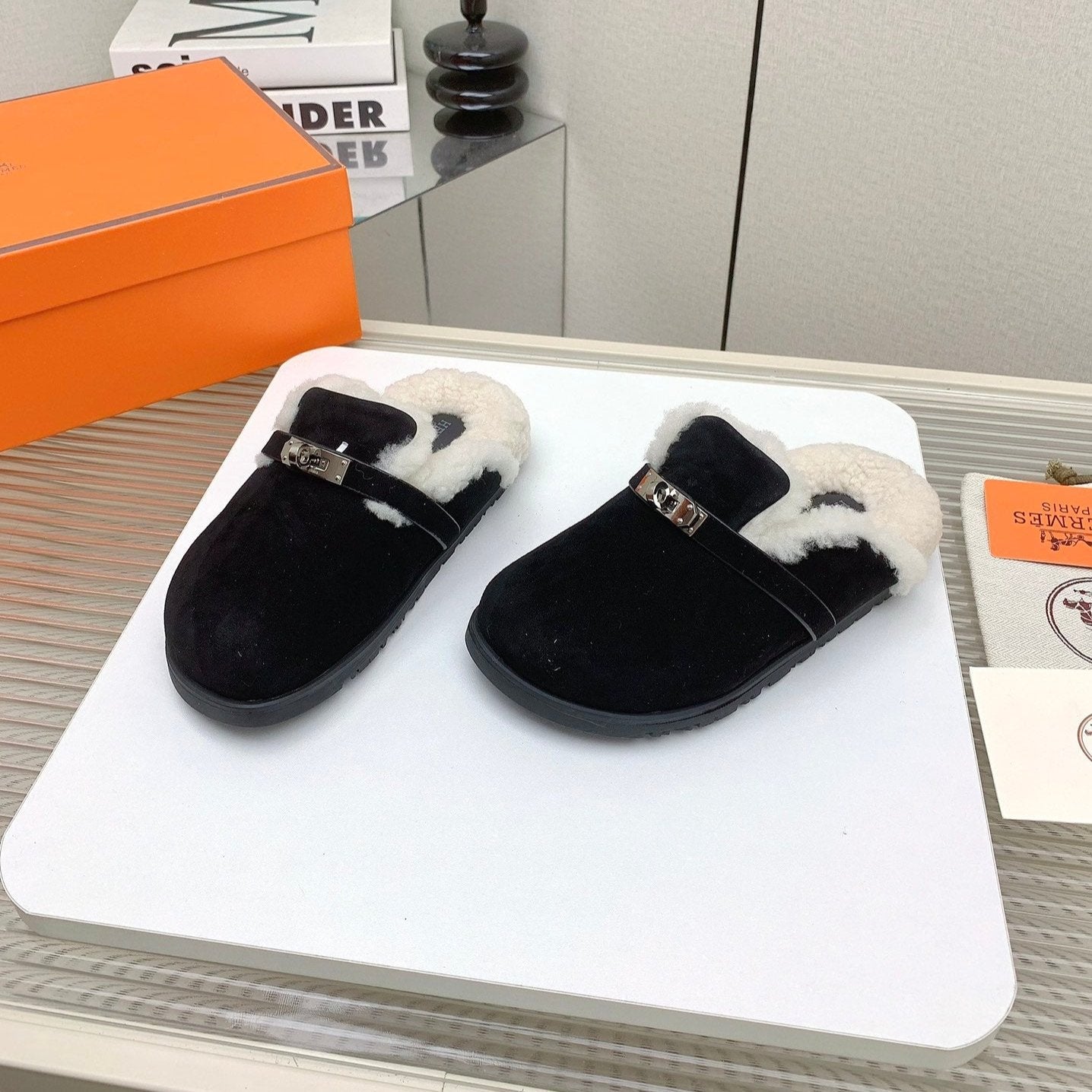 HM Mule 30mm In Black With Fleece And Suede Lining 971392