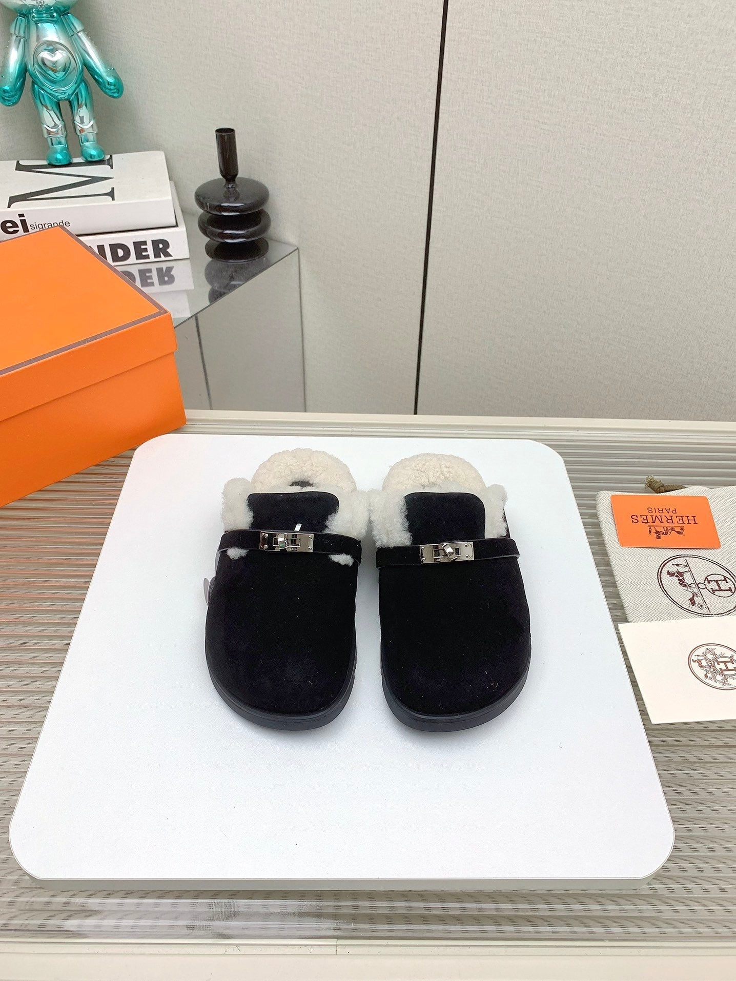 HM Mule 30mm In Black With Fleece And Suede Lining 971392