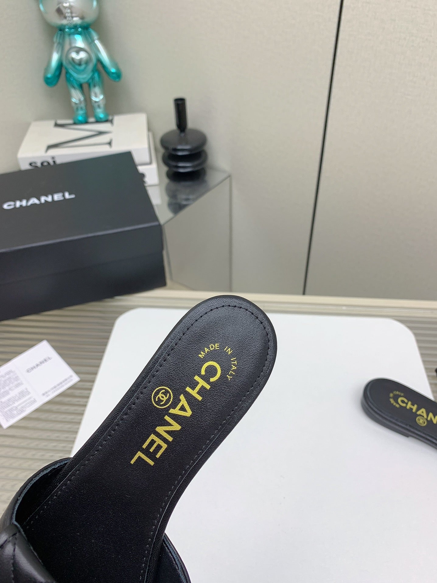 CC Slippers In Black Quilted Lambskin 148959