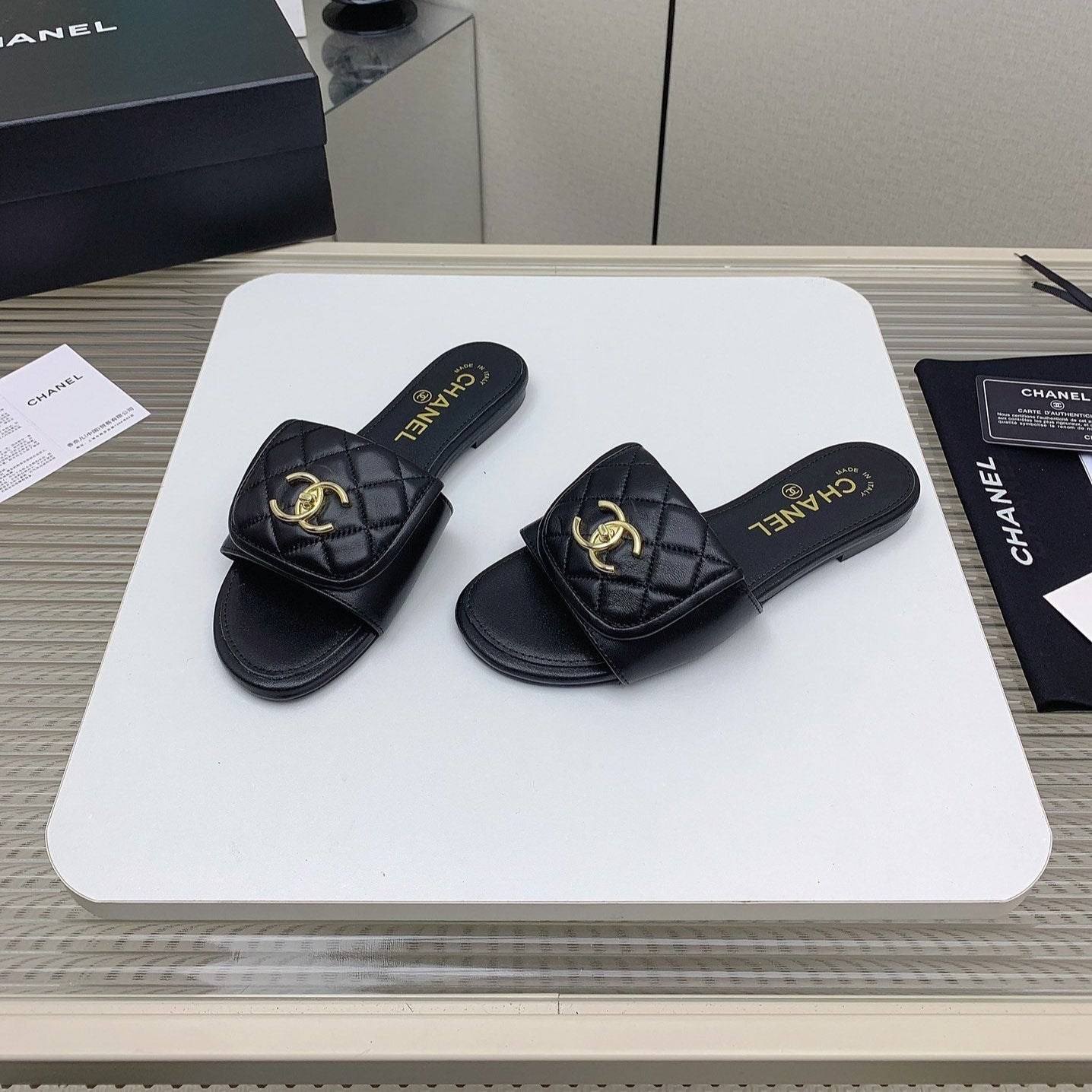 CC Slippers In Black Quilted Lambskin 148959