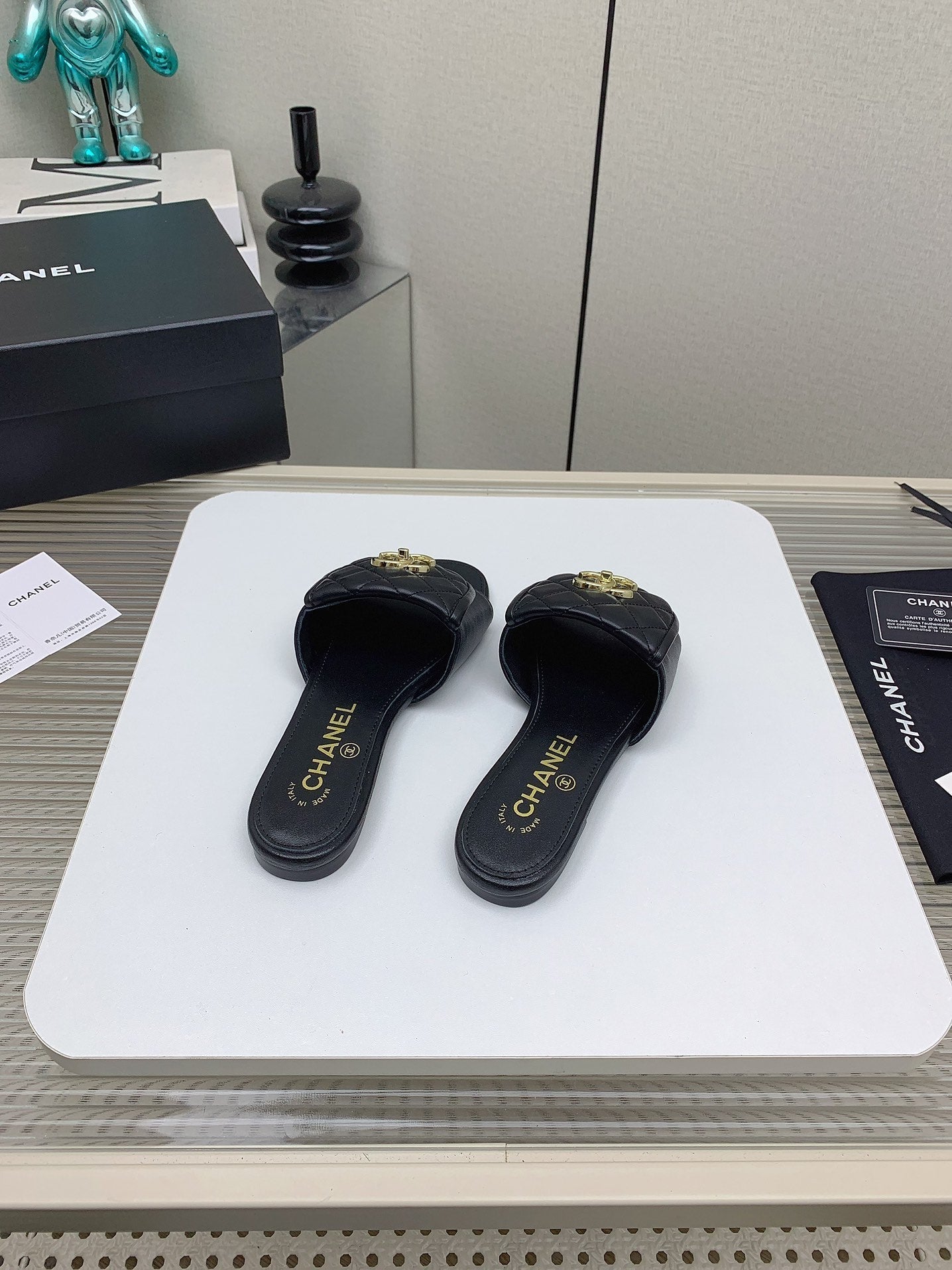 CC Slippers In Black Quilted Lambskin 148959