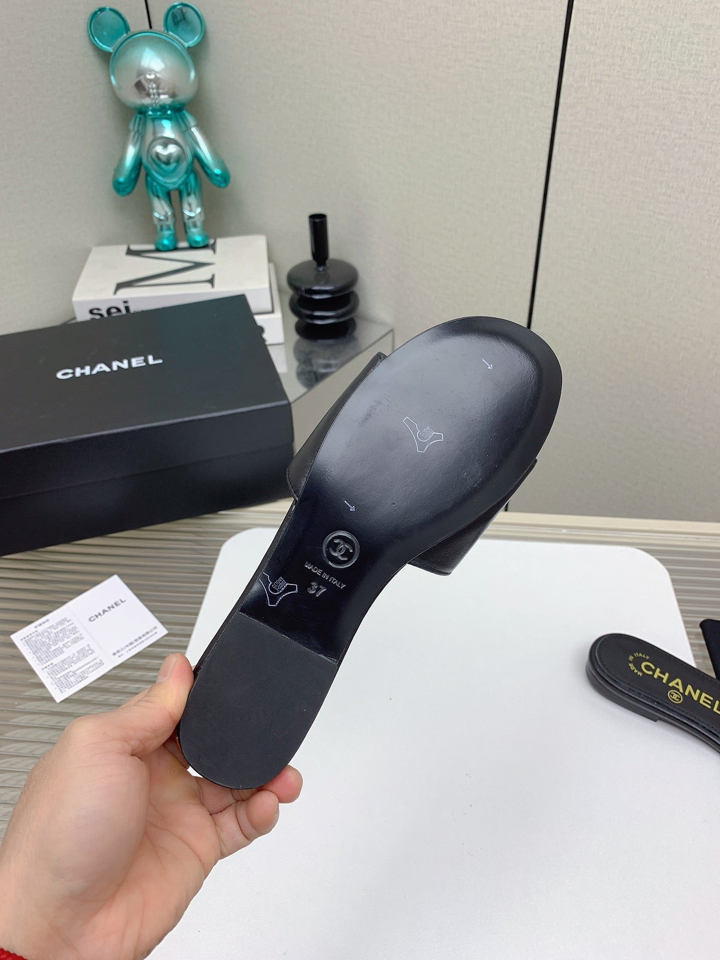 CC Slippers In Black Quilted Lambskin 148959