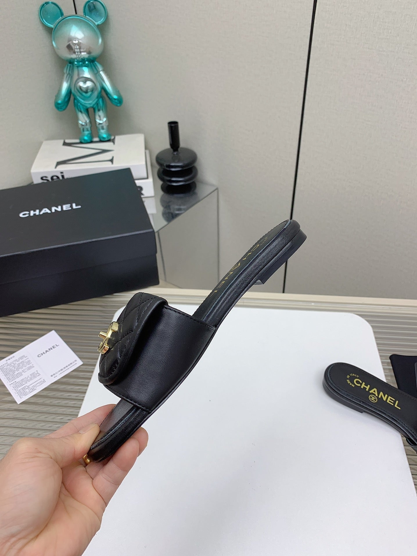 CC Slippers In Black Quilted Lambskin 148959