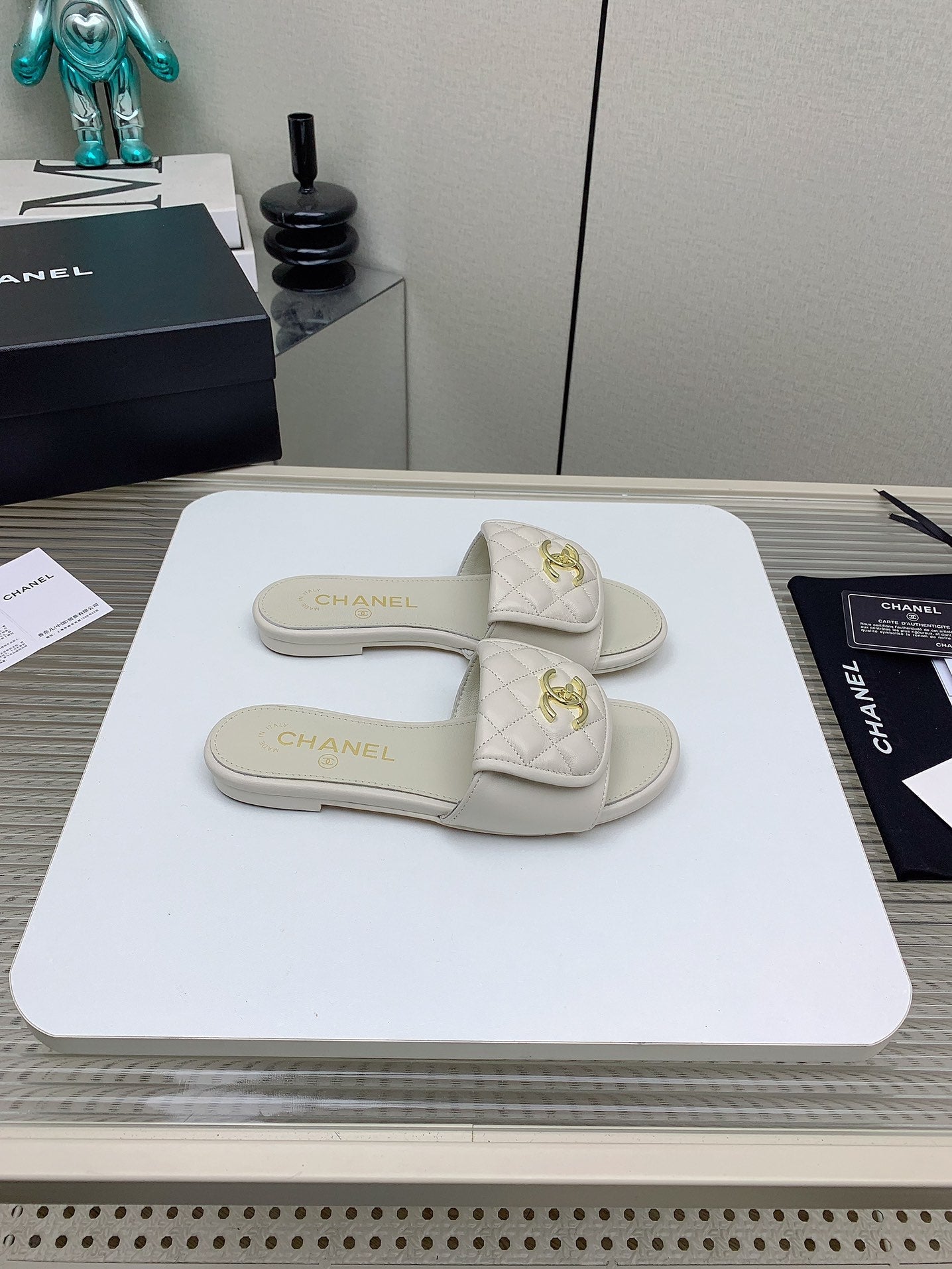 CC Slippers In White Quilted Lambskin 148961