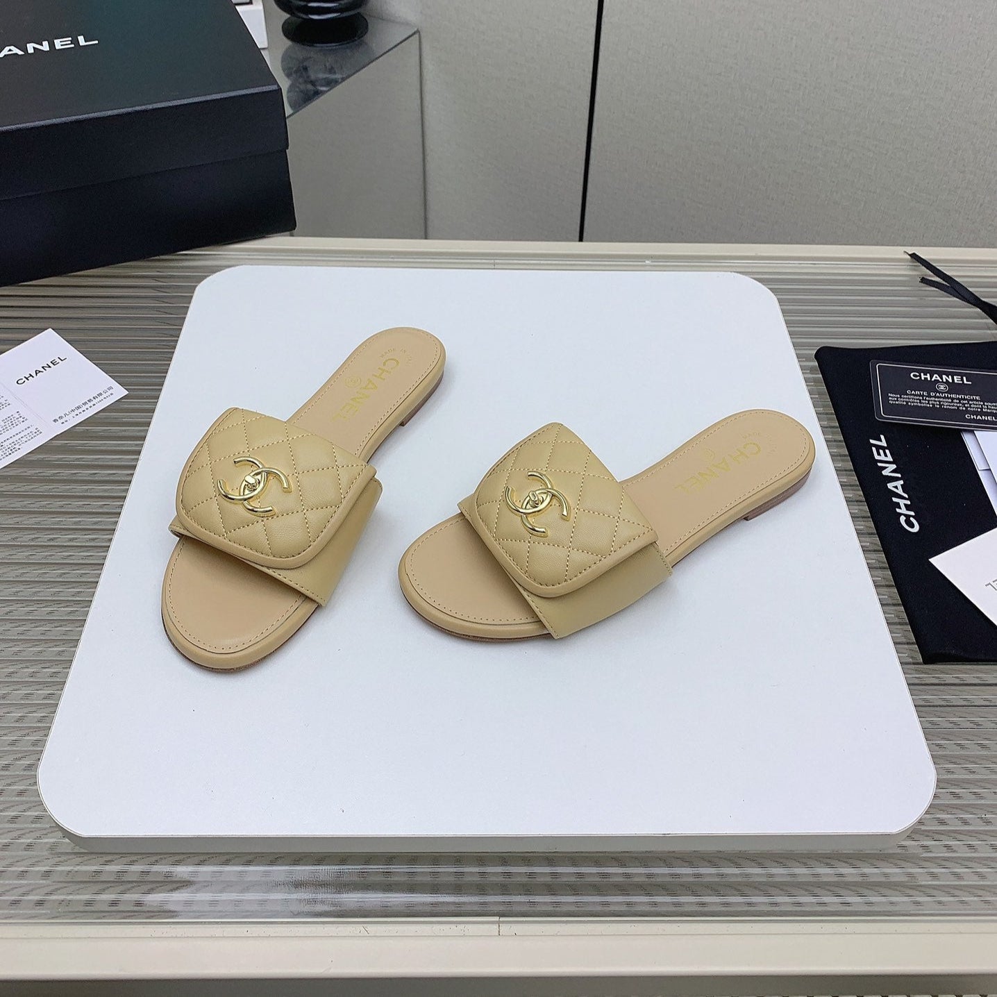 CC Slippers In Beige Quilted Lambskin 148963