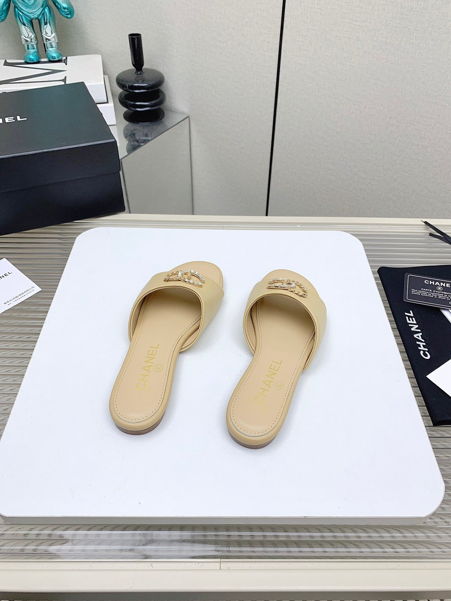 CC Slippers In Beige Lambskin 148995