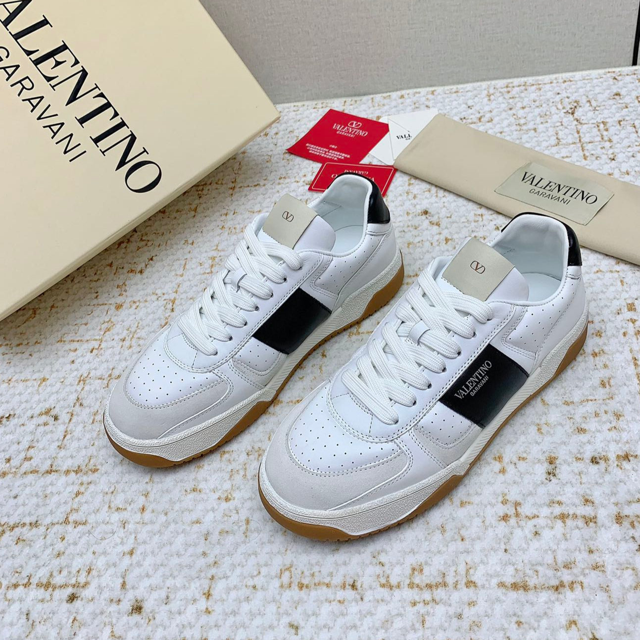VT 25 Low Top Garavani Sneaker White Blue Cowhide 331678
