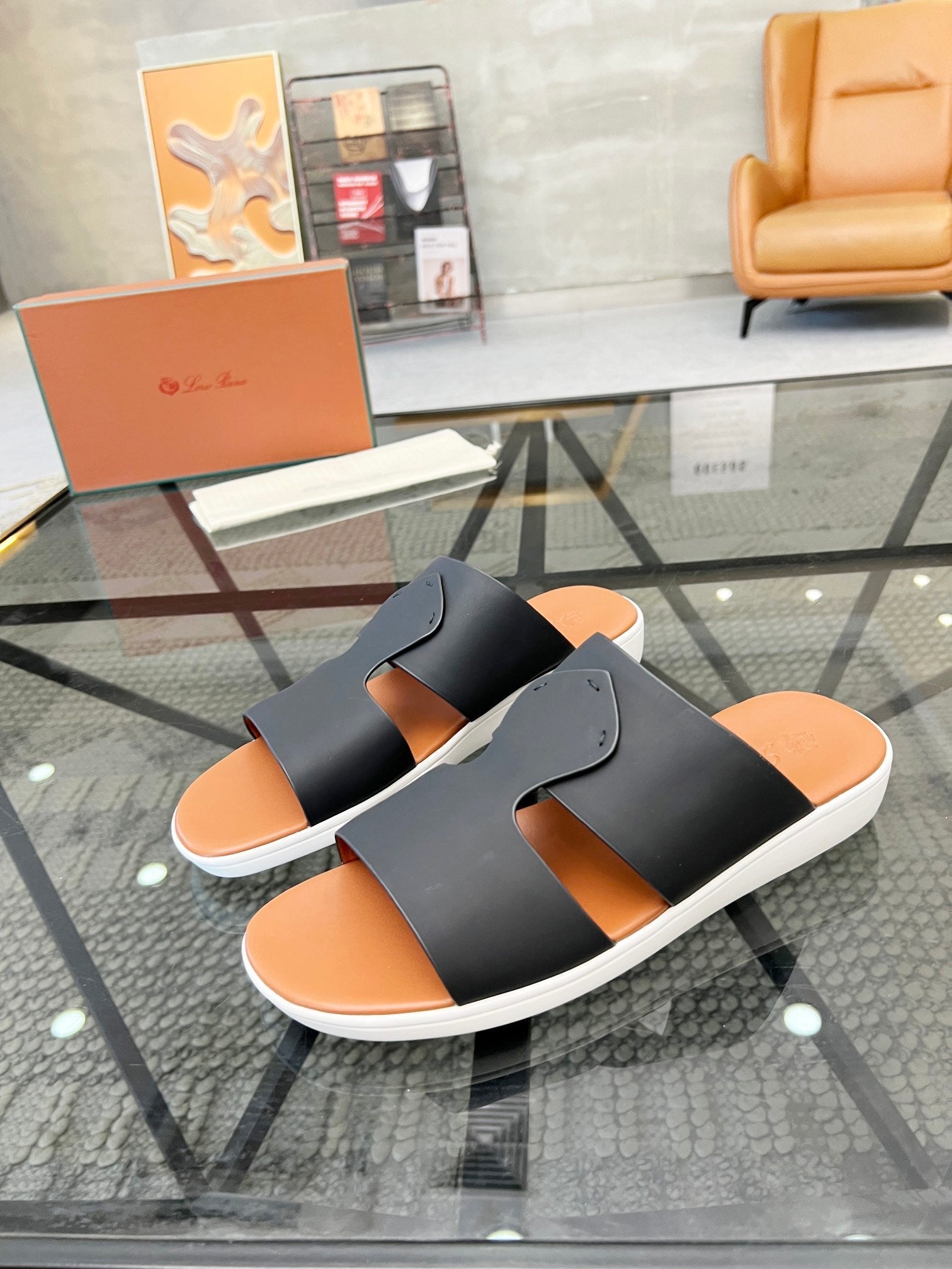 LP CROSSOVER SLIPPERS BLACK CALFSKIN