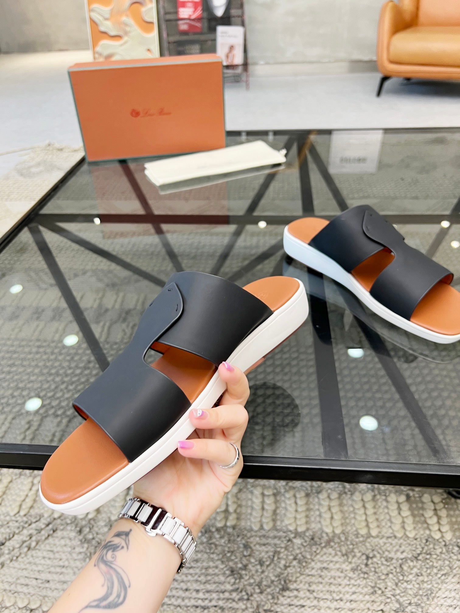 LP CROSSOVER SLIPPERS BLACK CALFSKIN