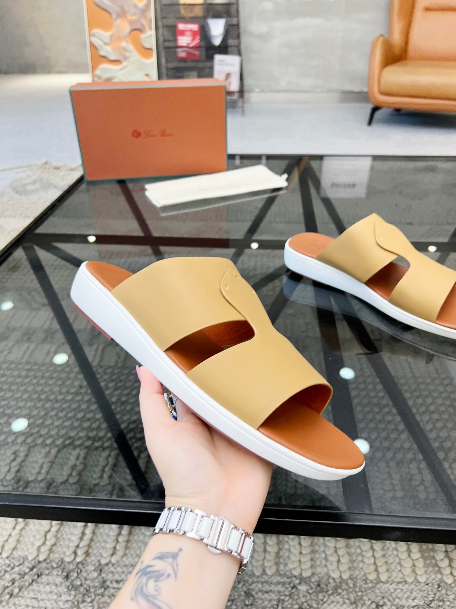 LP CROSSOVER SLIPPERS PALE ORANGE CALFSKIN