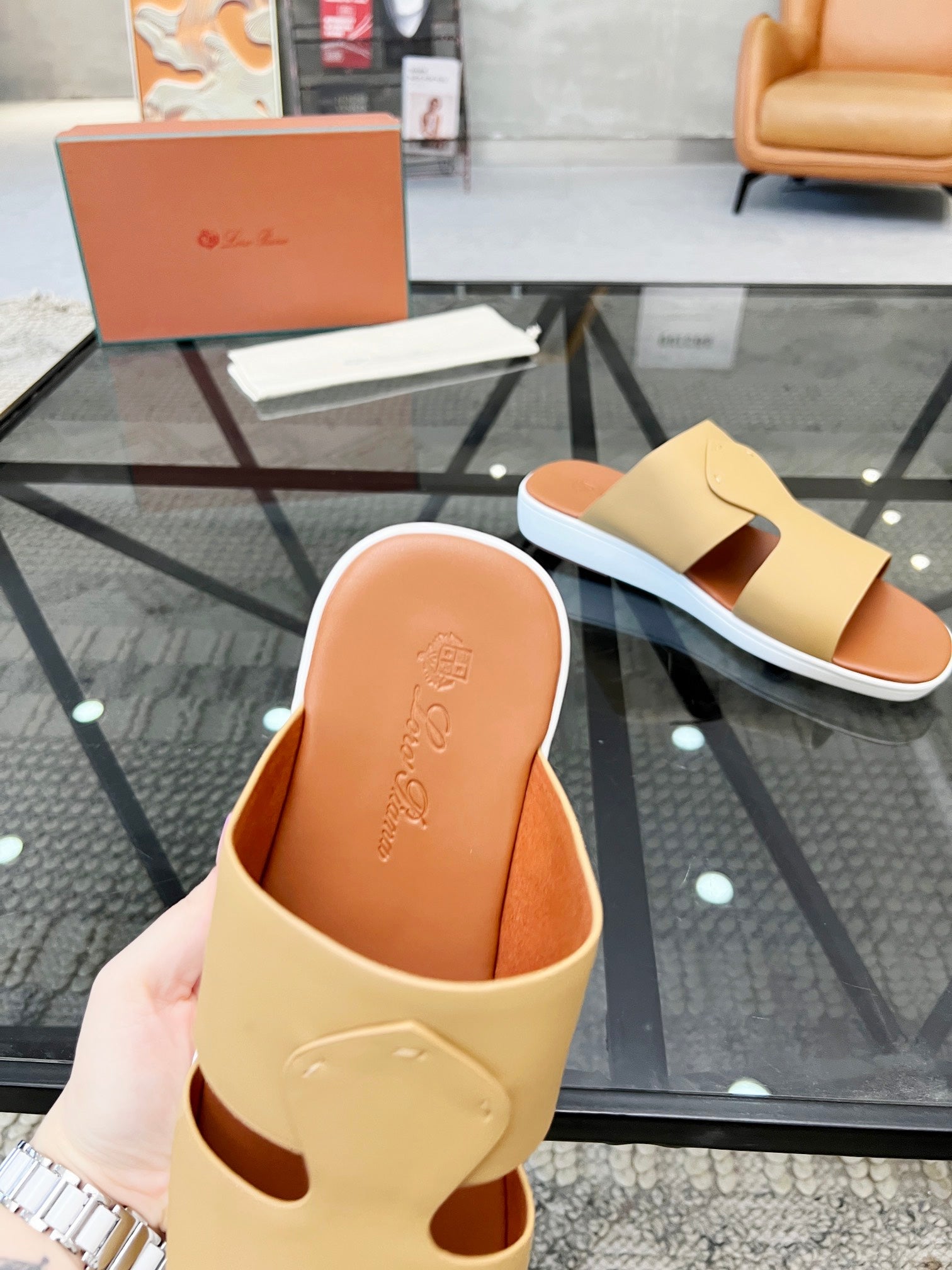 LP CROSSOVER SLIPPERS PALE ORANGE CALFSKIN