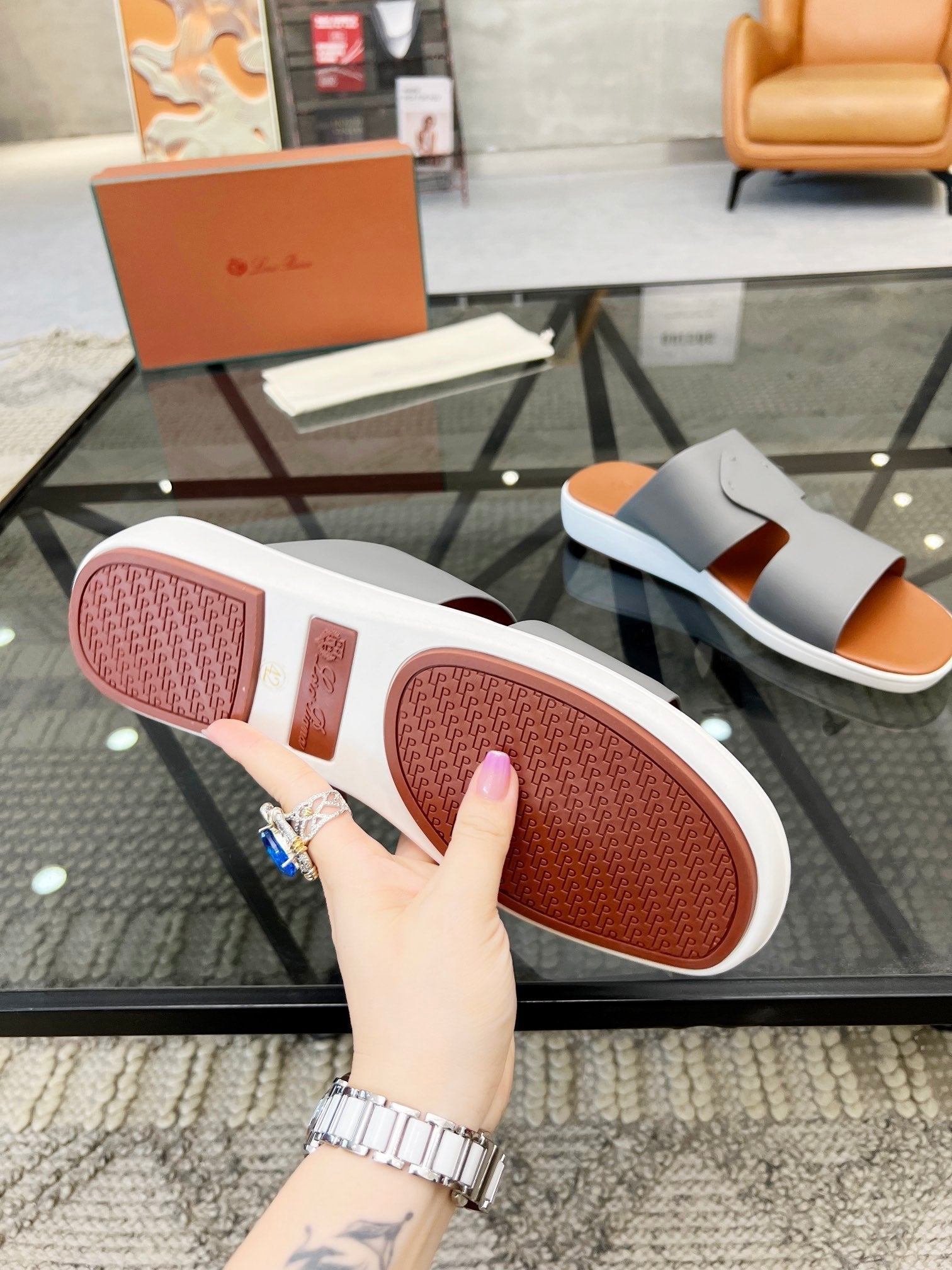 LP CROSSOVER SLIPPERS LIGHT GRAY CALFSKIN