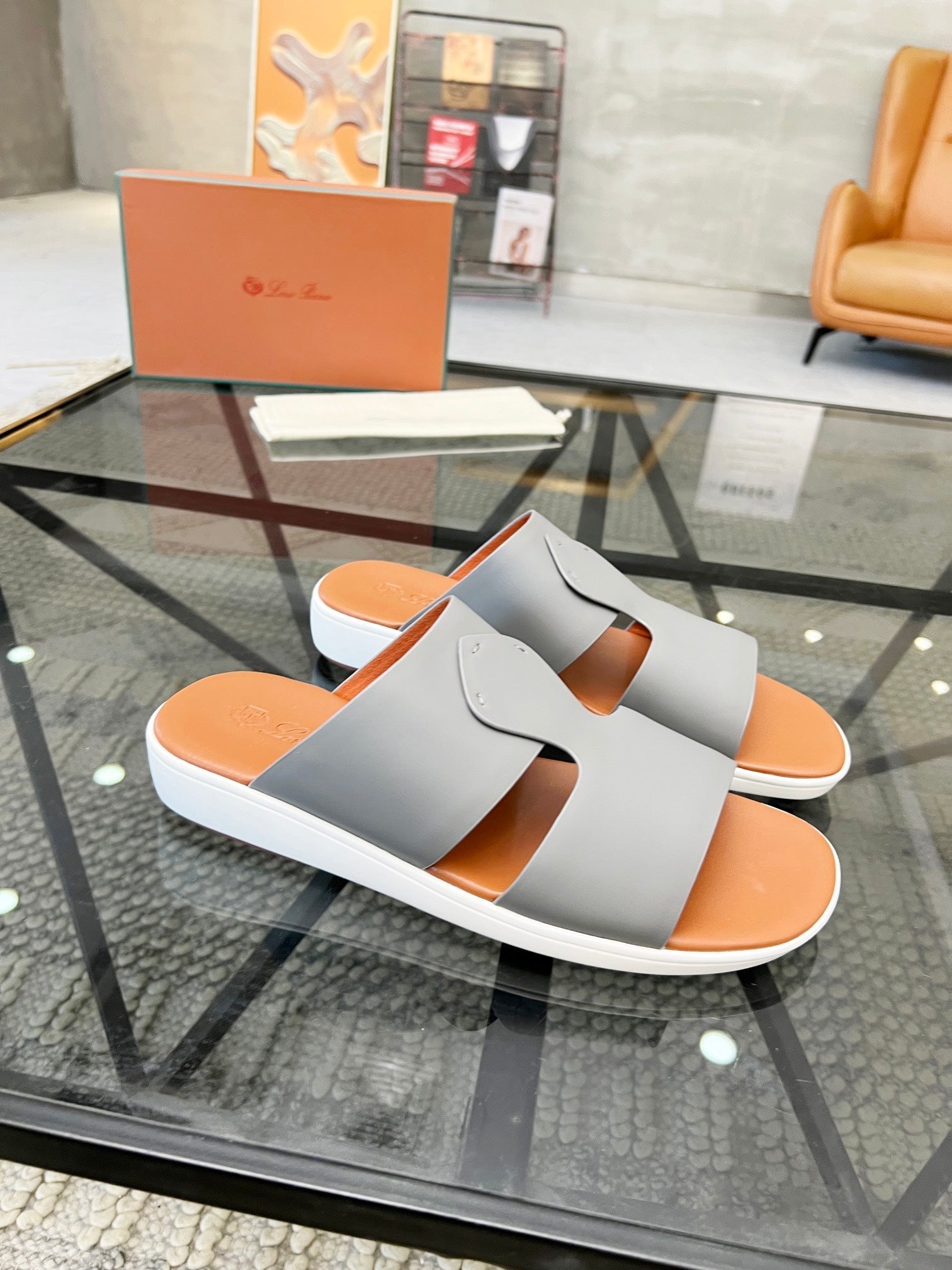 LP CROSSOVER SLIPPERS LIGHT GRAY CALFSKIN