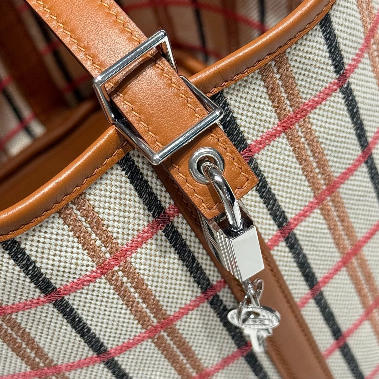Picotin Lock 18 Gold Swift Calfskin Multicolor H Canvas