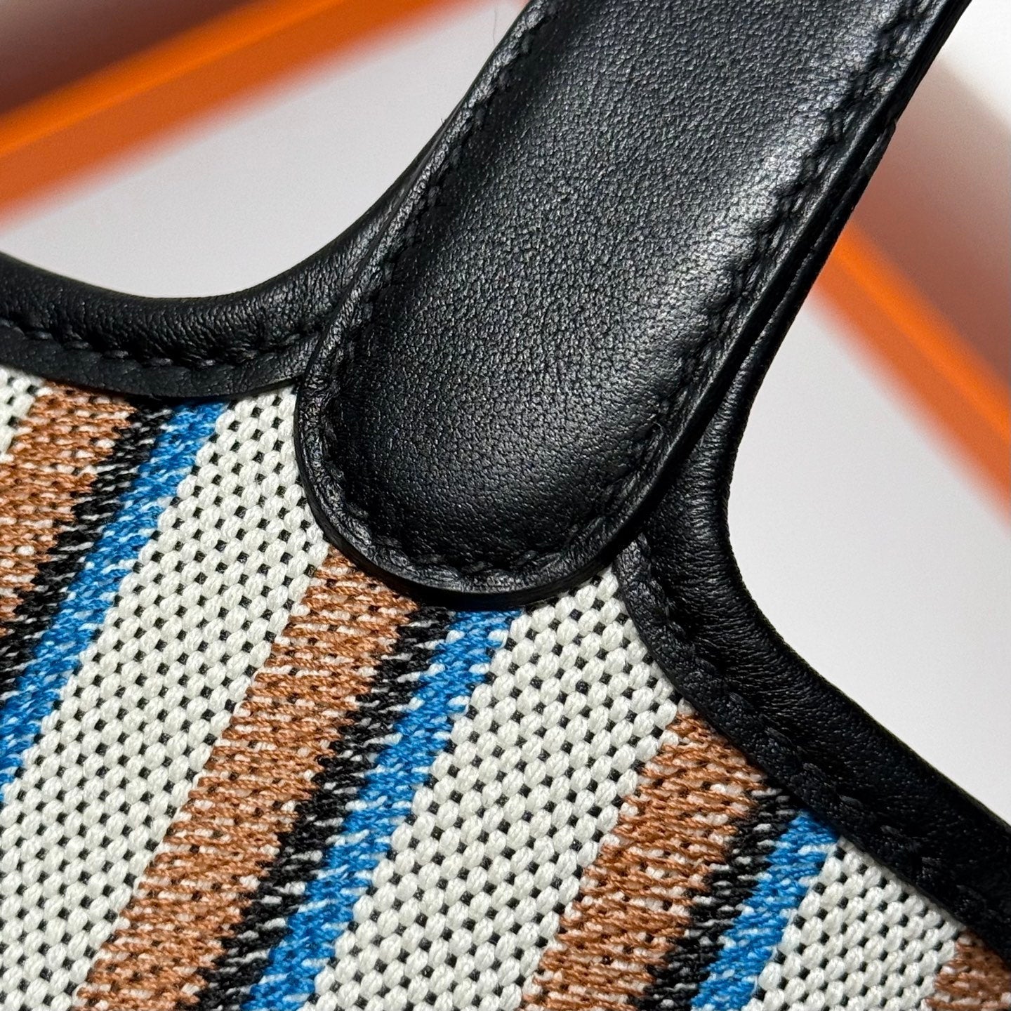 Picotin Lock 18 Black Swift Calfskin Multicolor Canvas