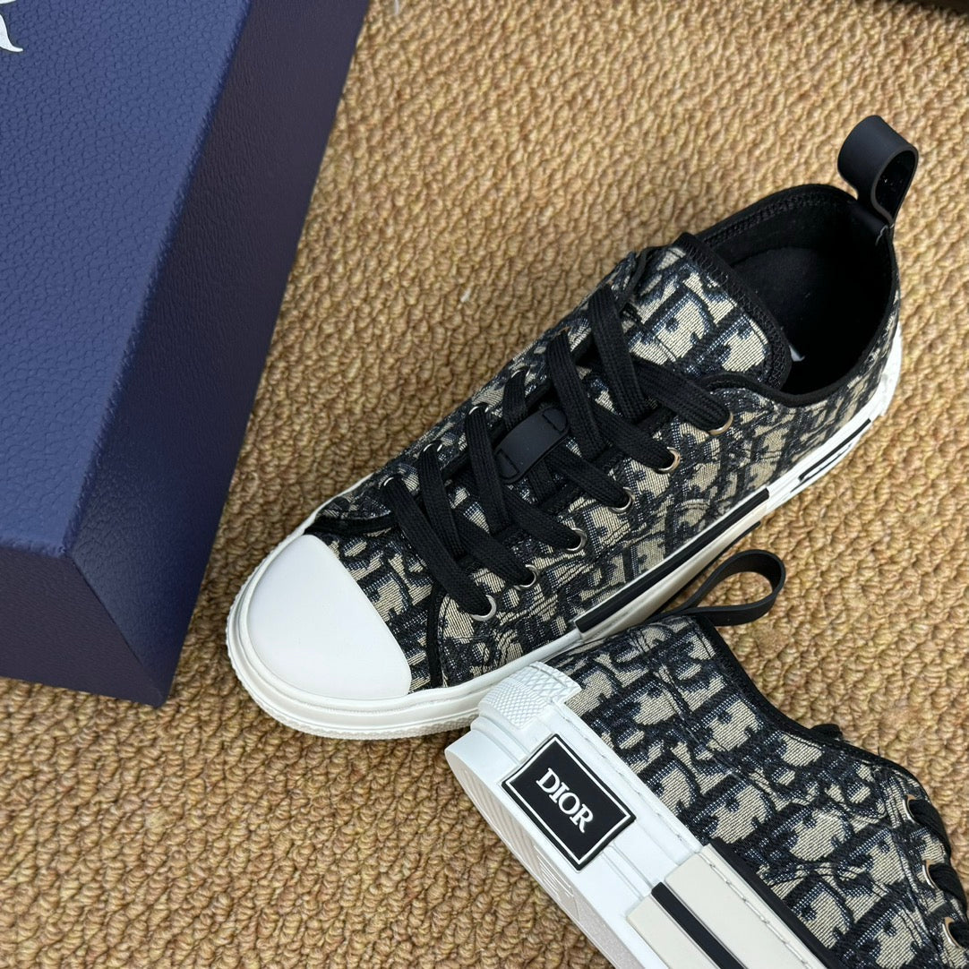 CD B23 Low-Top Sneaker White Black Oblique Jacquard Fabric