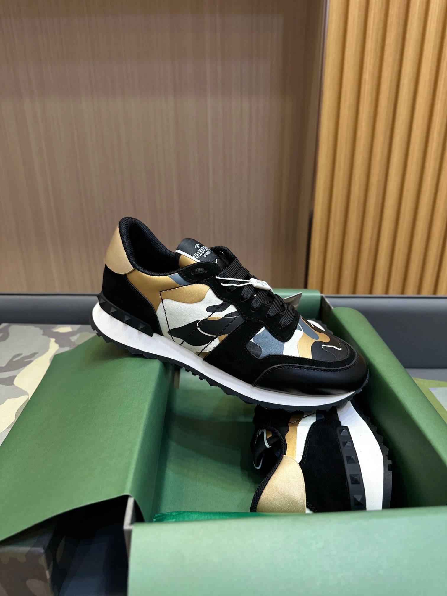 VT 25 Rockrunner Sneaker Camouflage  Sheepskin 349045