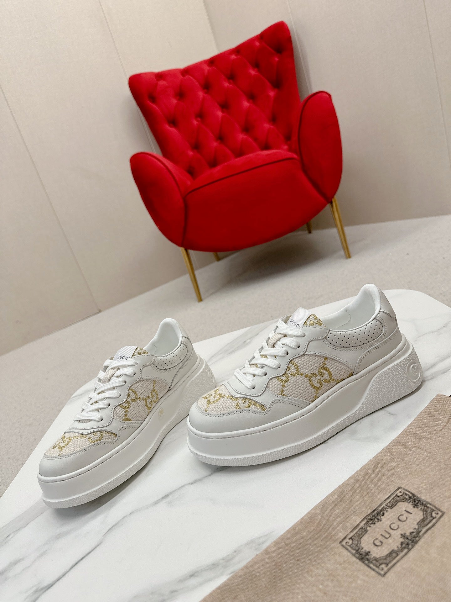 GG TRAINER WHITE CALFSKIN WITH PATTERN