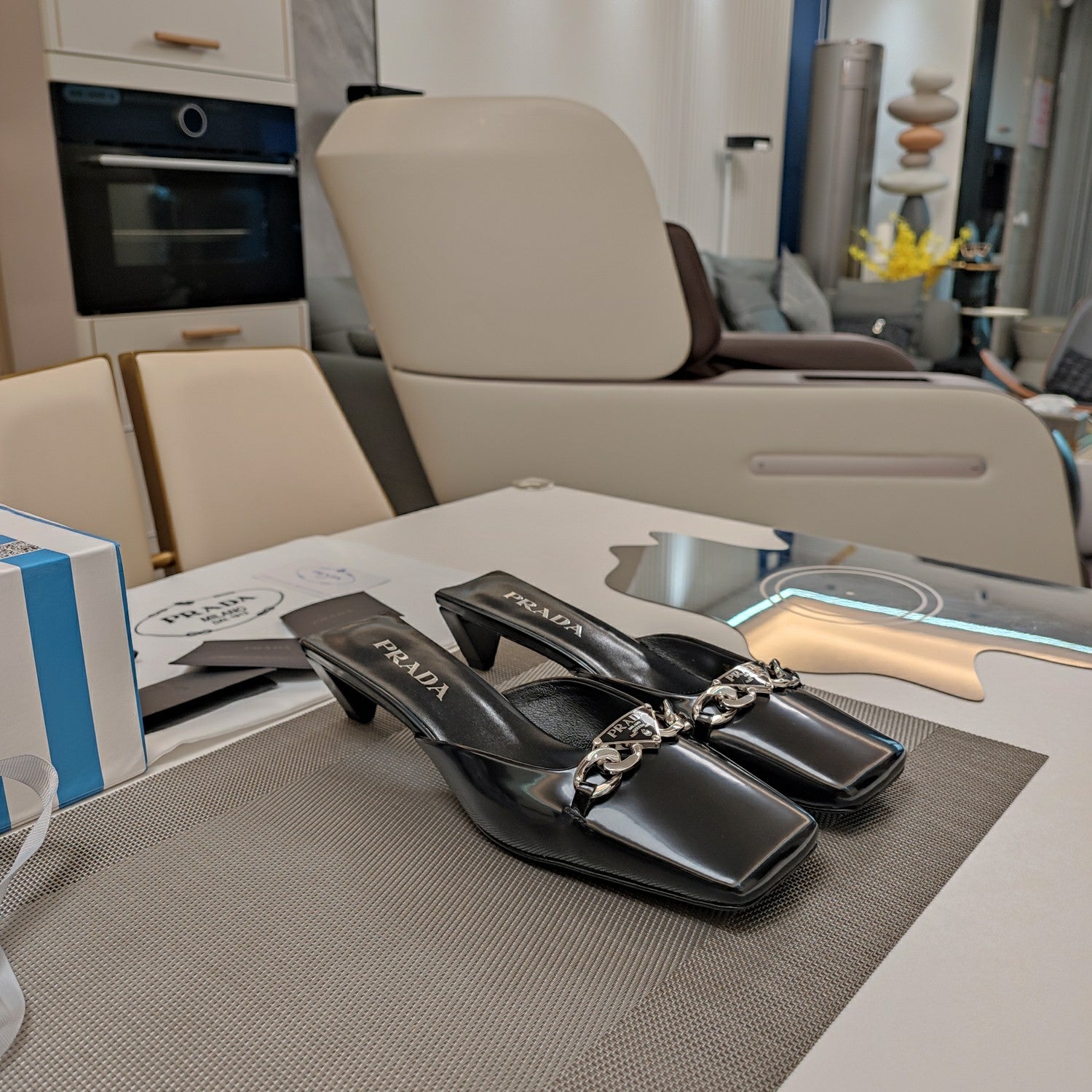 PRA SQUARE TOE MULES BLACK CALFSKIN WITH CHAIN