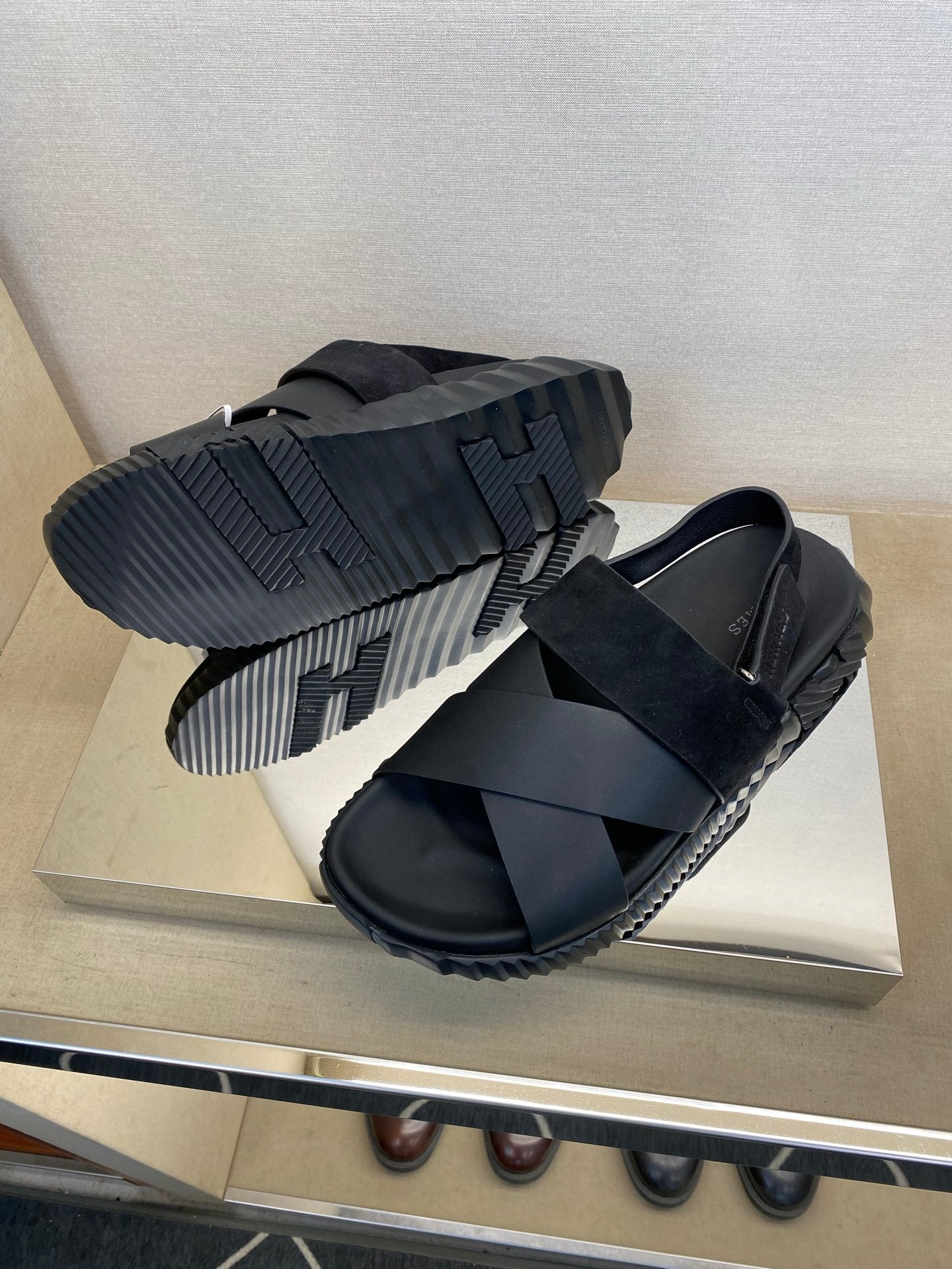 HM Men's Electric Sandals Black Suede Calfskin 602591