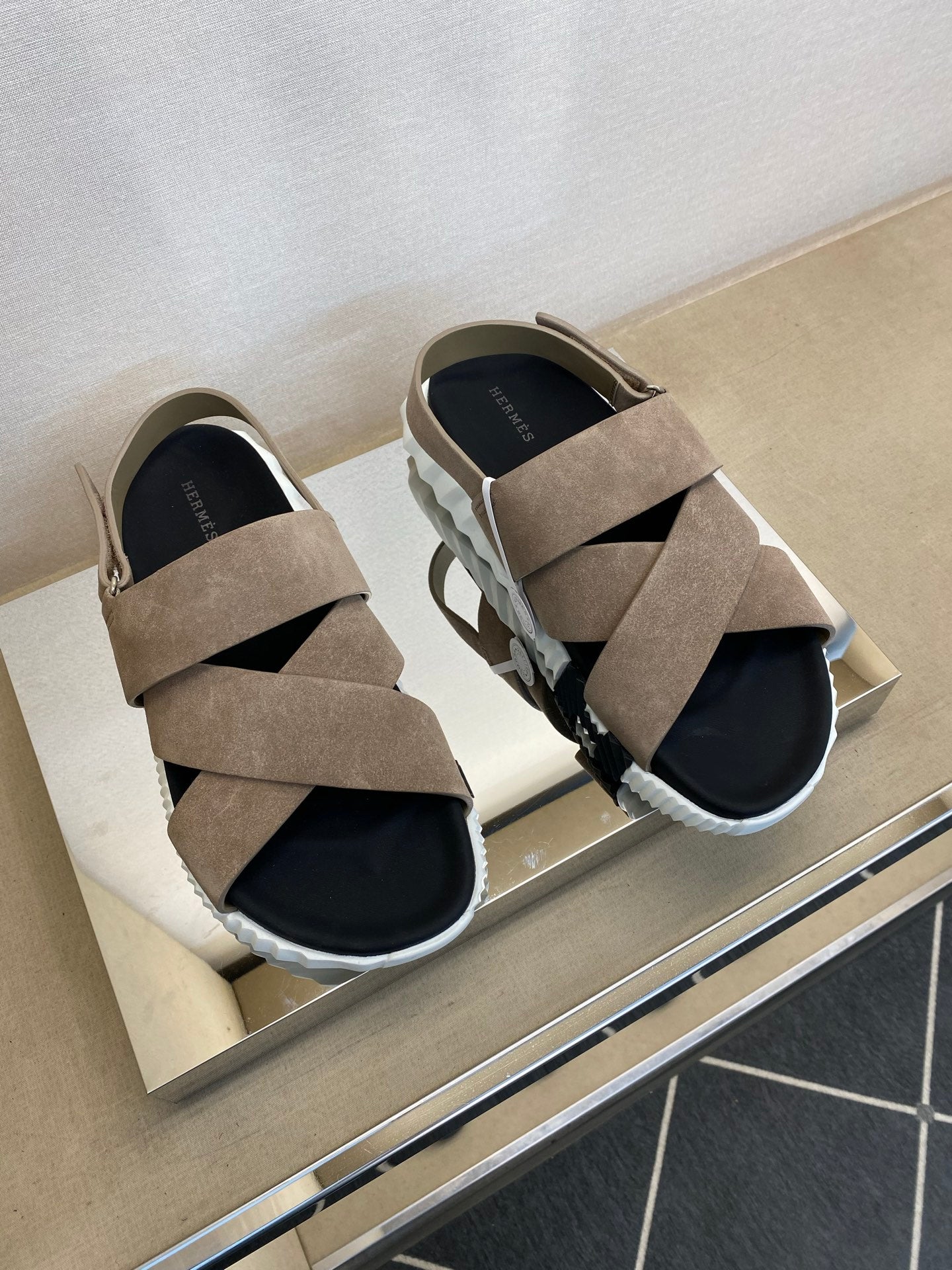 HM Men's Electric Sandals Beige Suede 602593