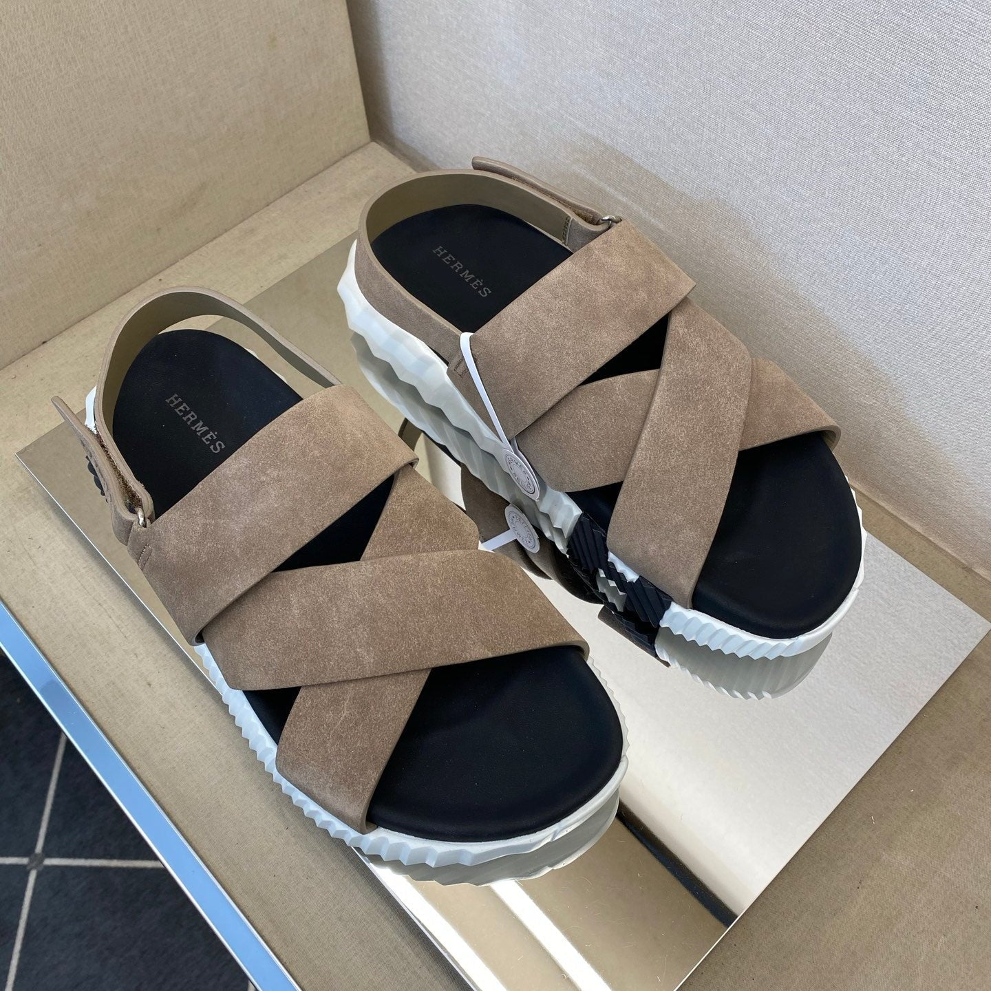 HM Men's Electric Sandals Beige Suede 602593