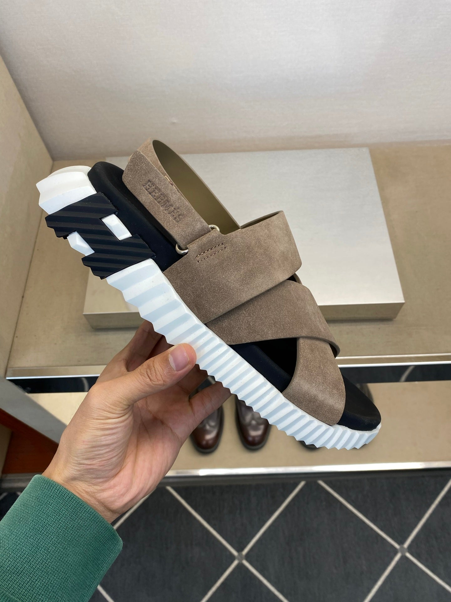 HM Men's Electric Sandals Beige Suede 602593