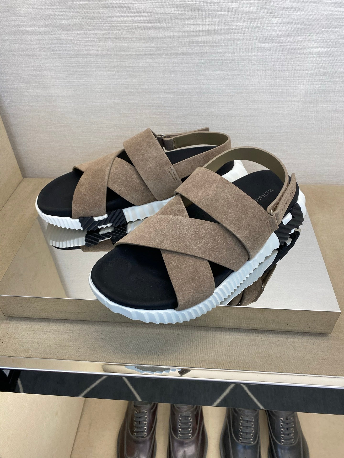 HM Men's Electric Sandals Beige Suede 602593