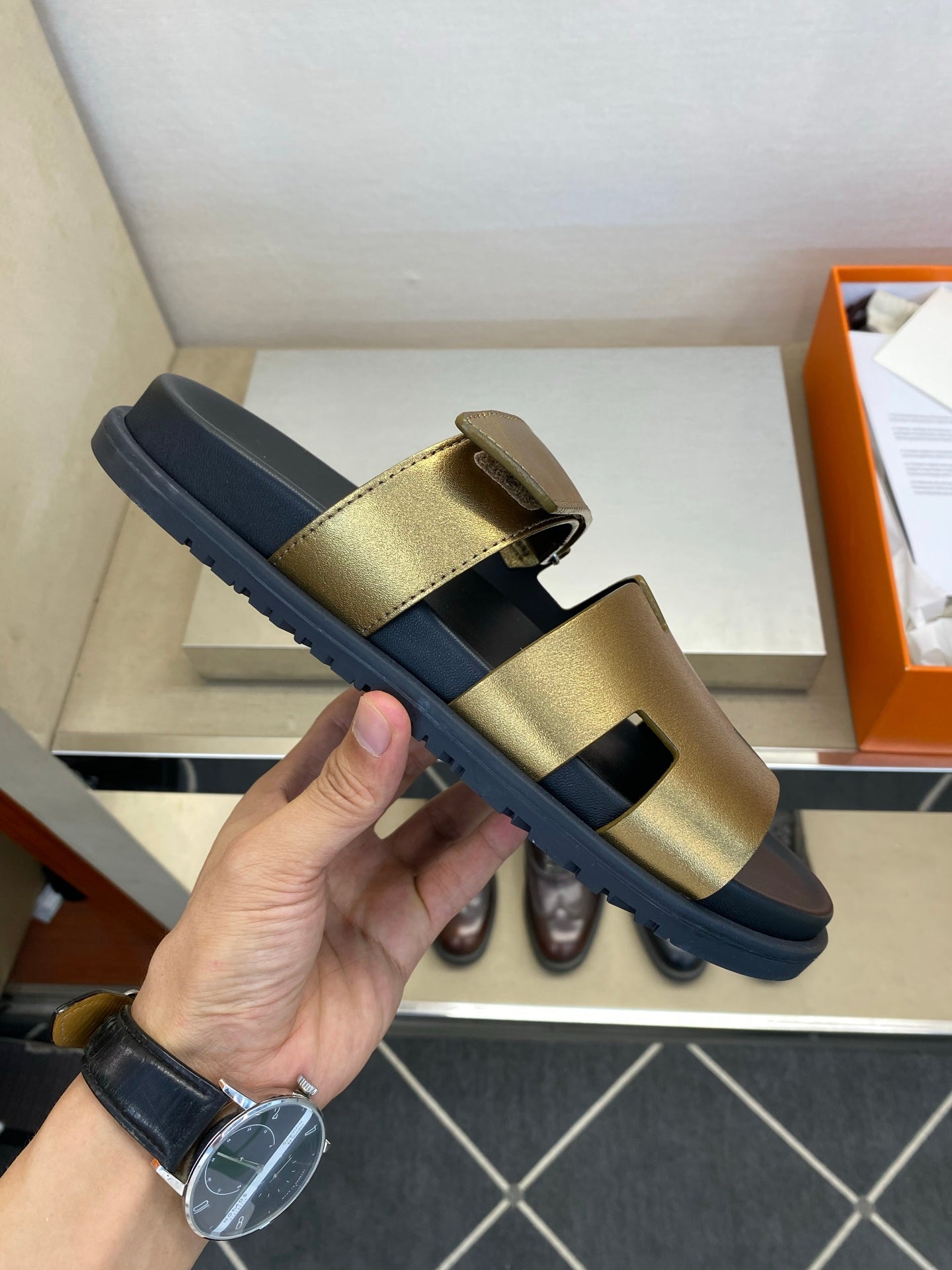 HM Men's Chypre Sandals Gold Calfskin 647574