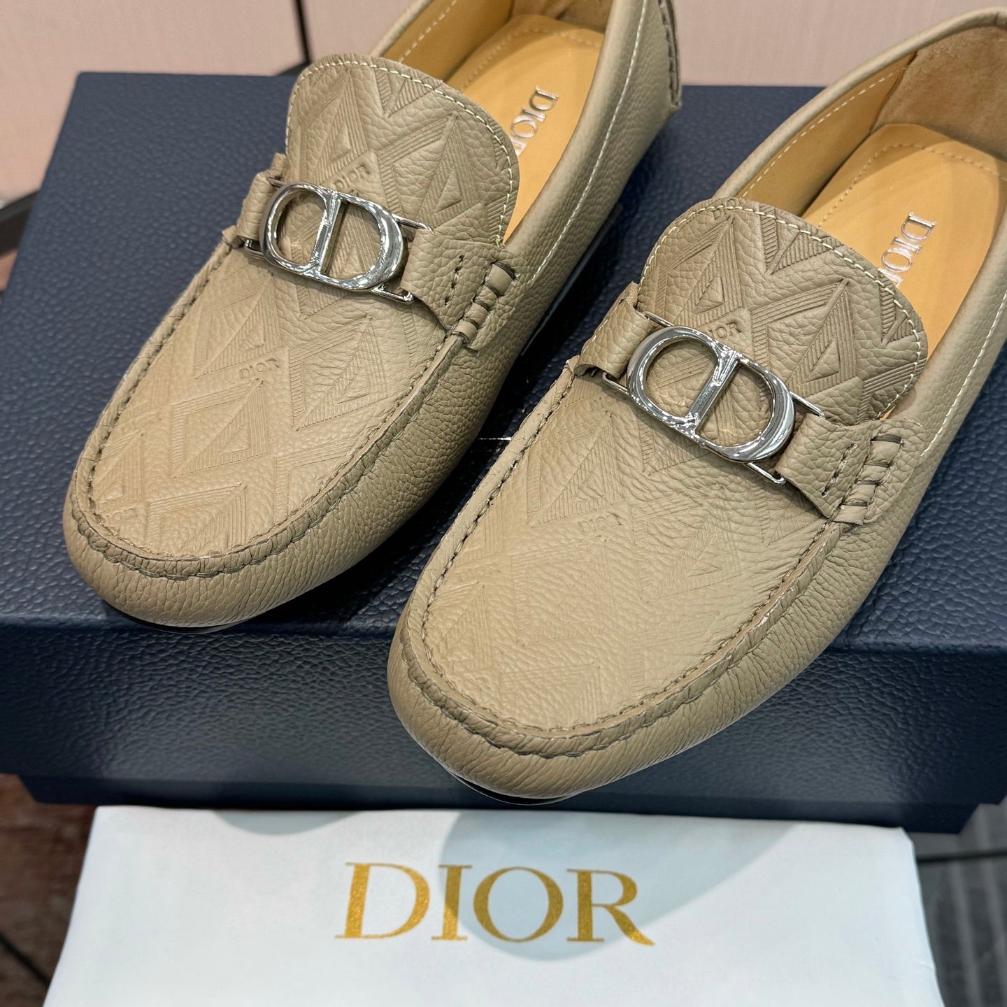 CD OdÃ©on Loafer Beige Calfskin 638582