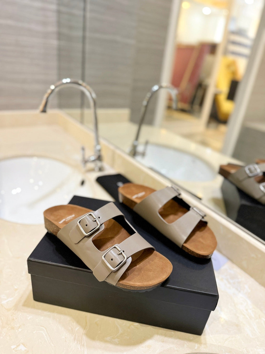 SL Flat Sandal Women Brown Seude Grey Calfskin