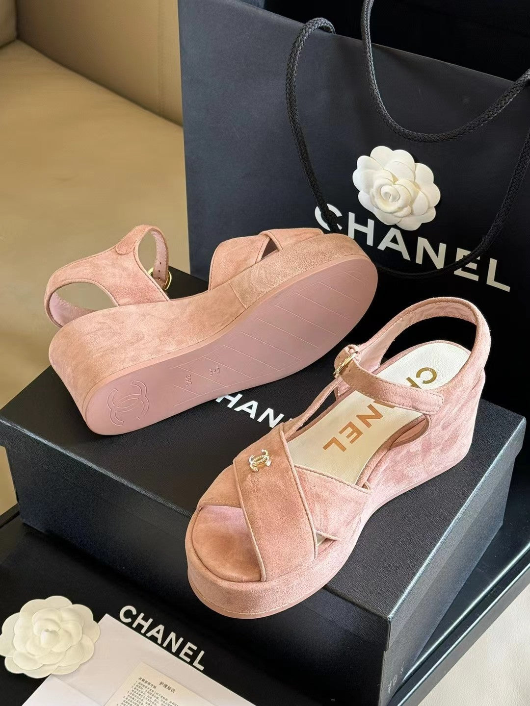 CC CLASSIC WEDGE SANDALS IN LIGHT PINK LAMBSKIN SUEDE