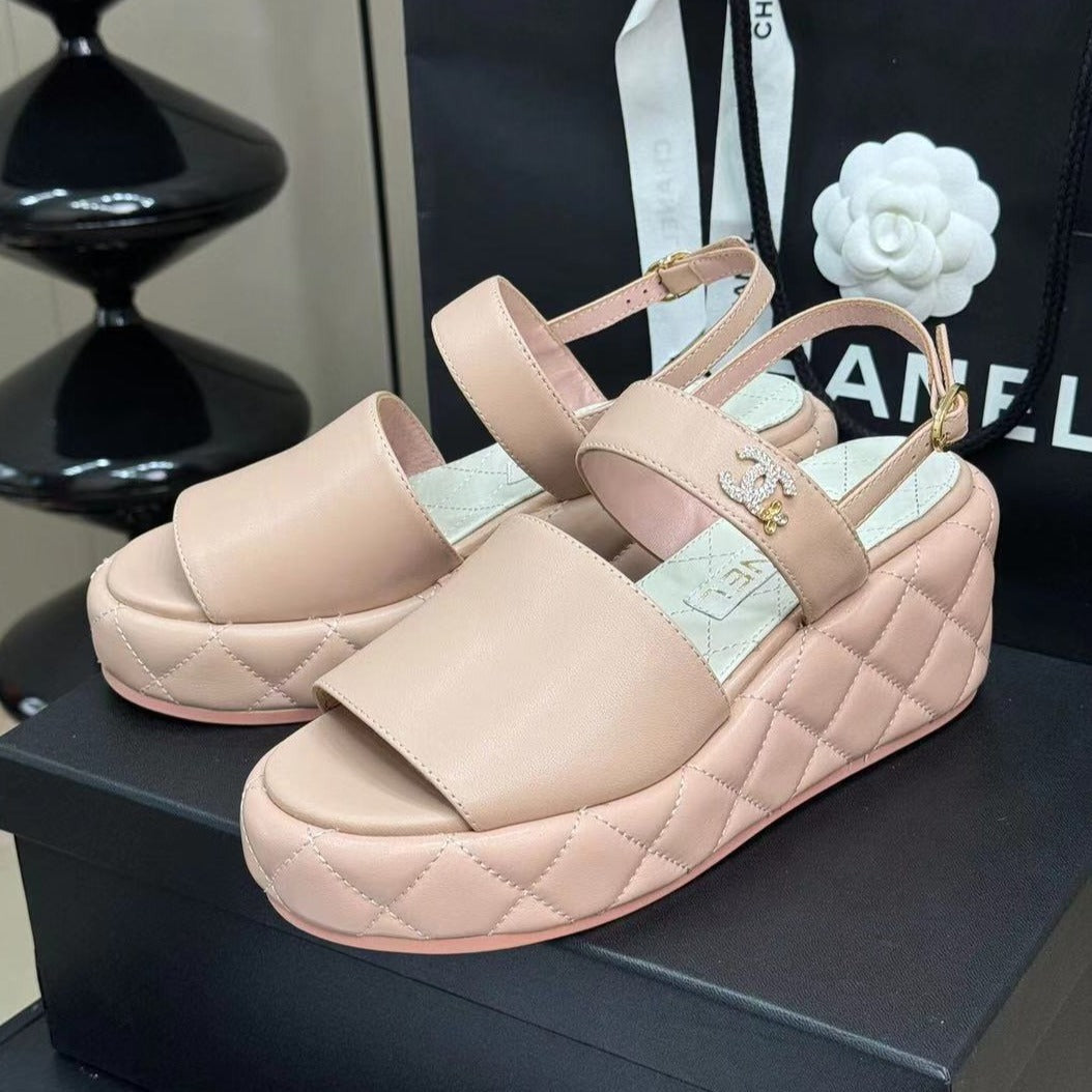 CC HIGH WEDGE SANDALS IN LIGHT PINK LAMBSKIN