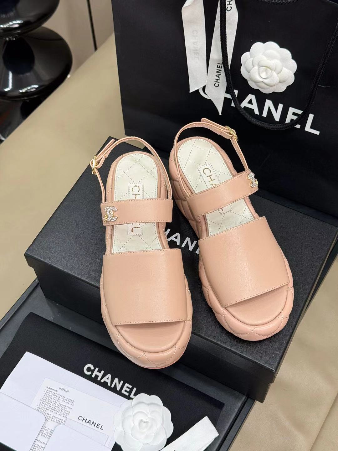 CC HIGH WEDGE SANDALS IN LIGHT PINK LAMBSKIN